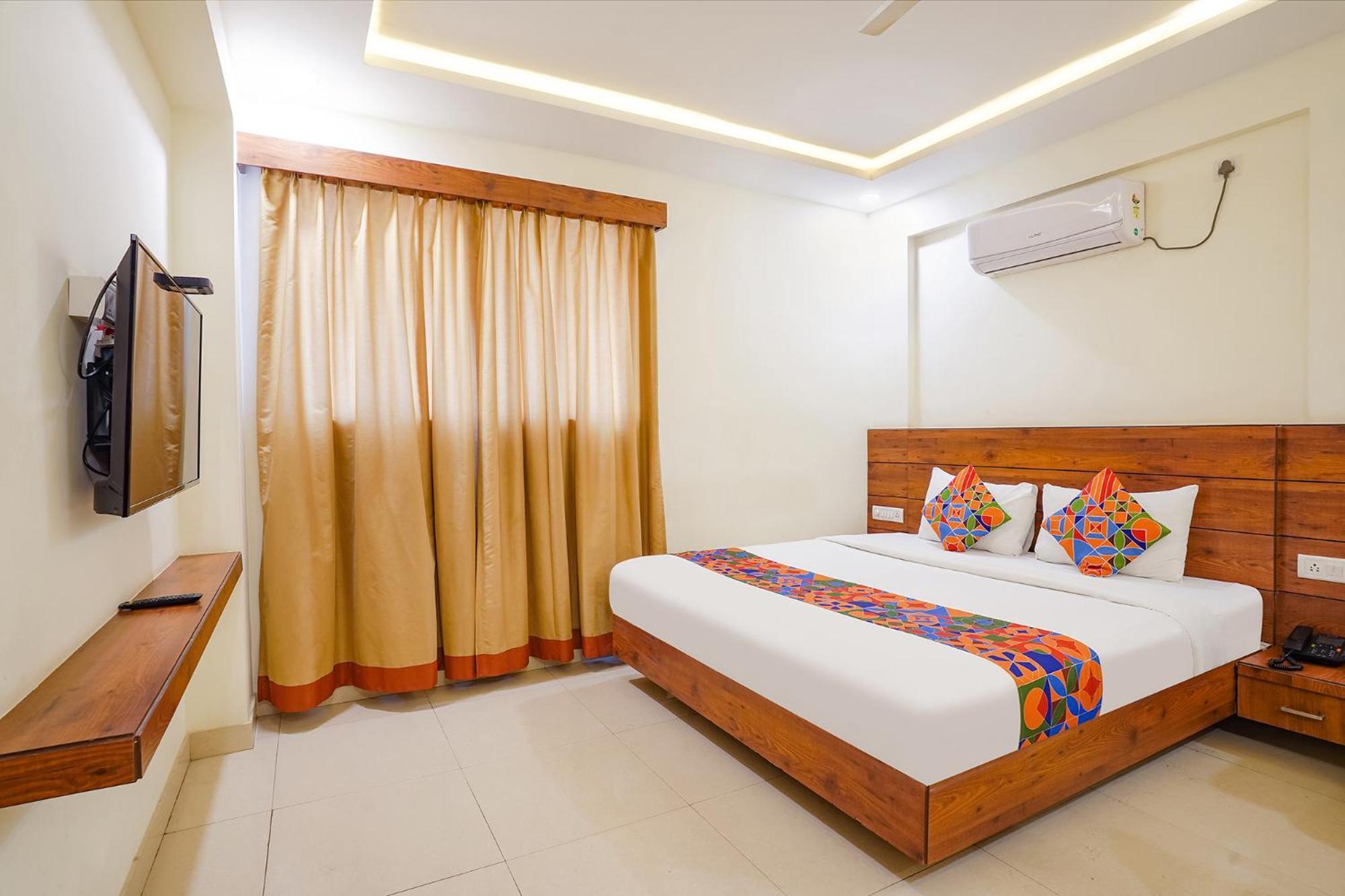 Fabhotel Savi - Nr Mantri Square Mall
