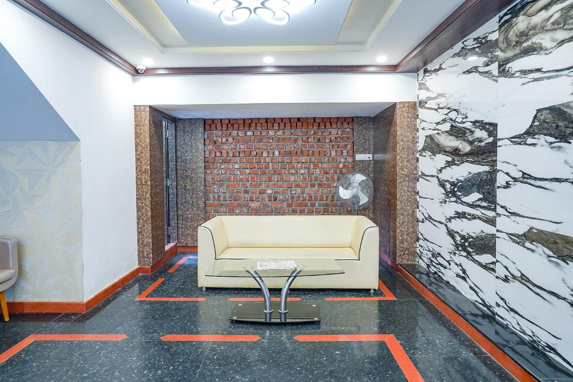 Hotel Fabhotel Savi - Nr Mantri Square Mall