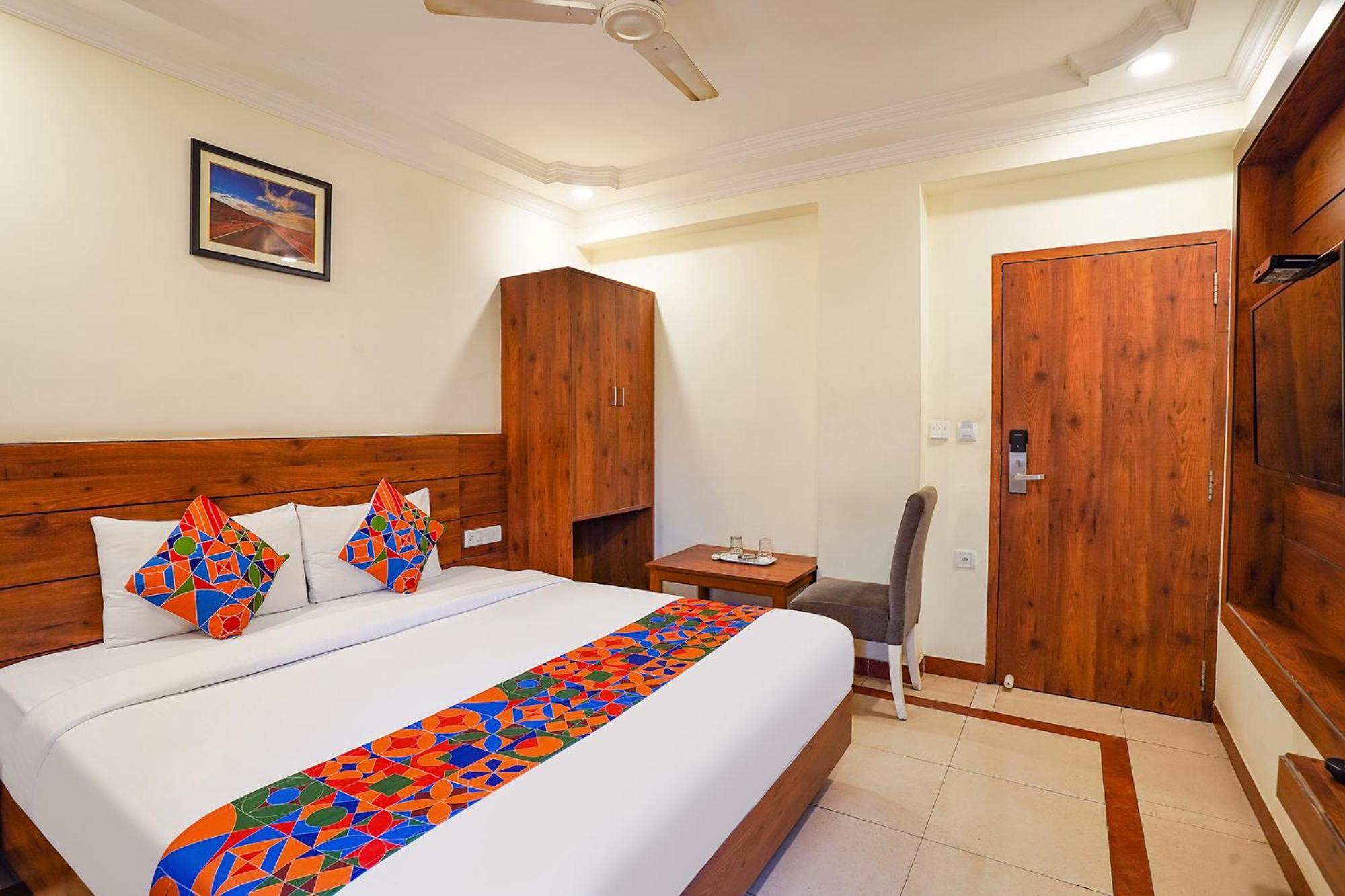 Fabhotel Savi - Nr Mantri Square Mall