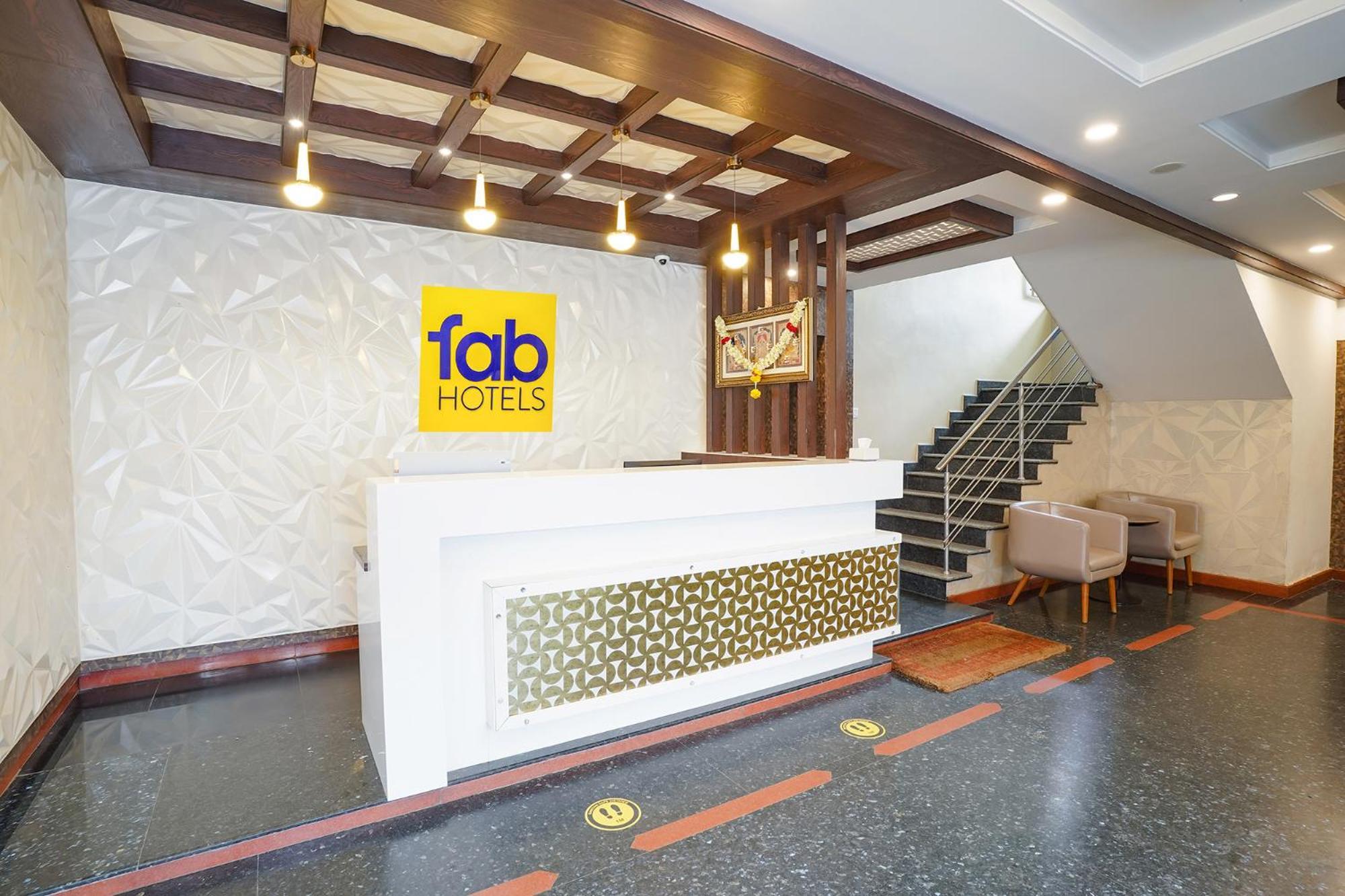 Hotel Fabhotel Savi - Nr Mantri Square Mall