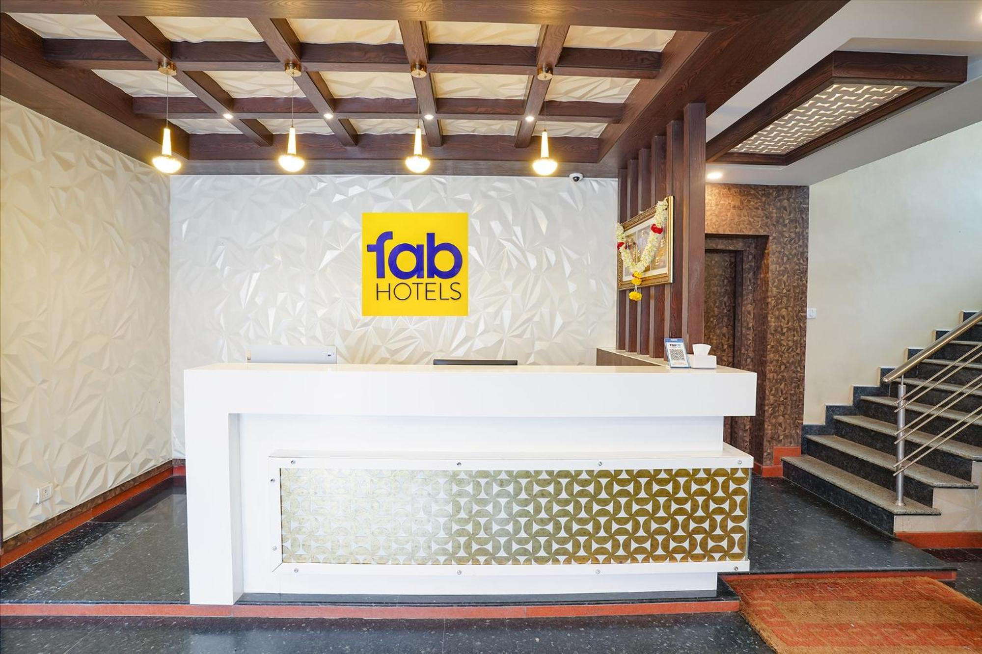 Hotel Fabhotel Savi - Nr Mantri Square Mall 3*