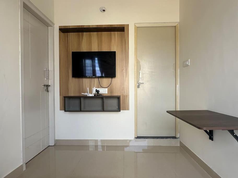 Apartment Compact 1bhk In Haralur Near Hsr 4th Floor 402 *