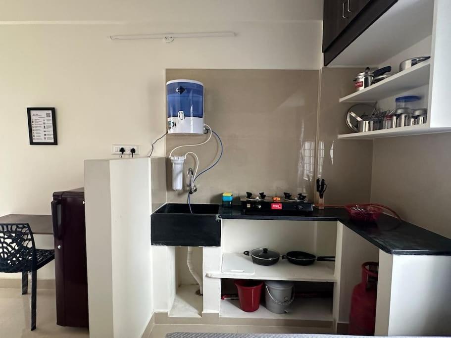 Compact In Haralur Near Hsr 2nd Floor 201 *