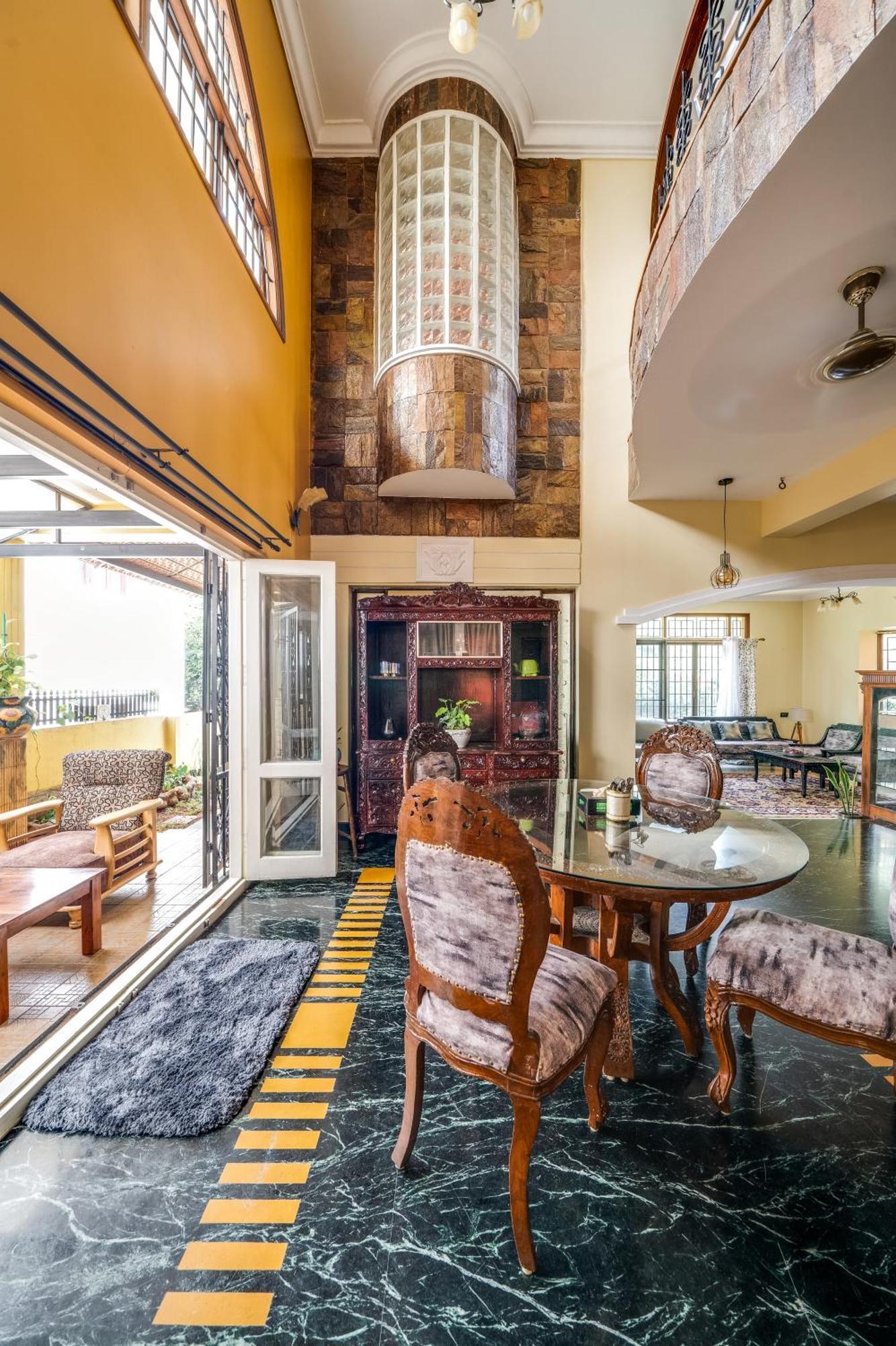 Waterfall Manor Luxury Villa *