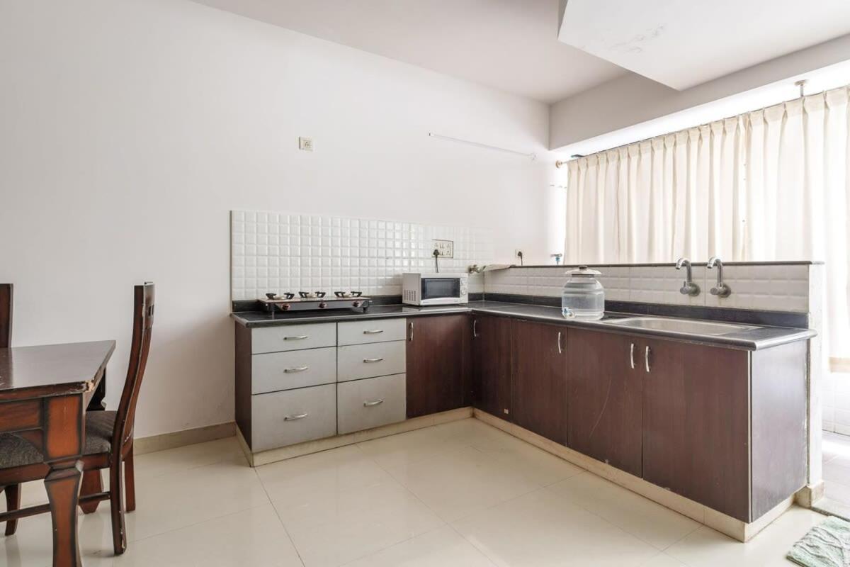 Opulence By Red Olive 3bhk Ac Manyata Tech Park Bangalore