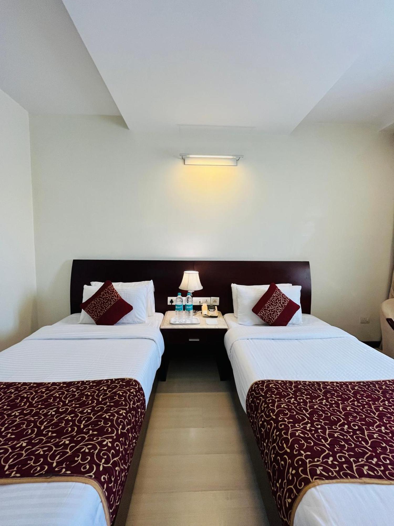 Hotel Abhimaani Vasathi, Rajajinagar
