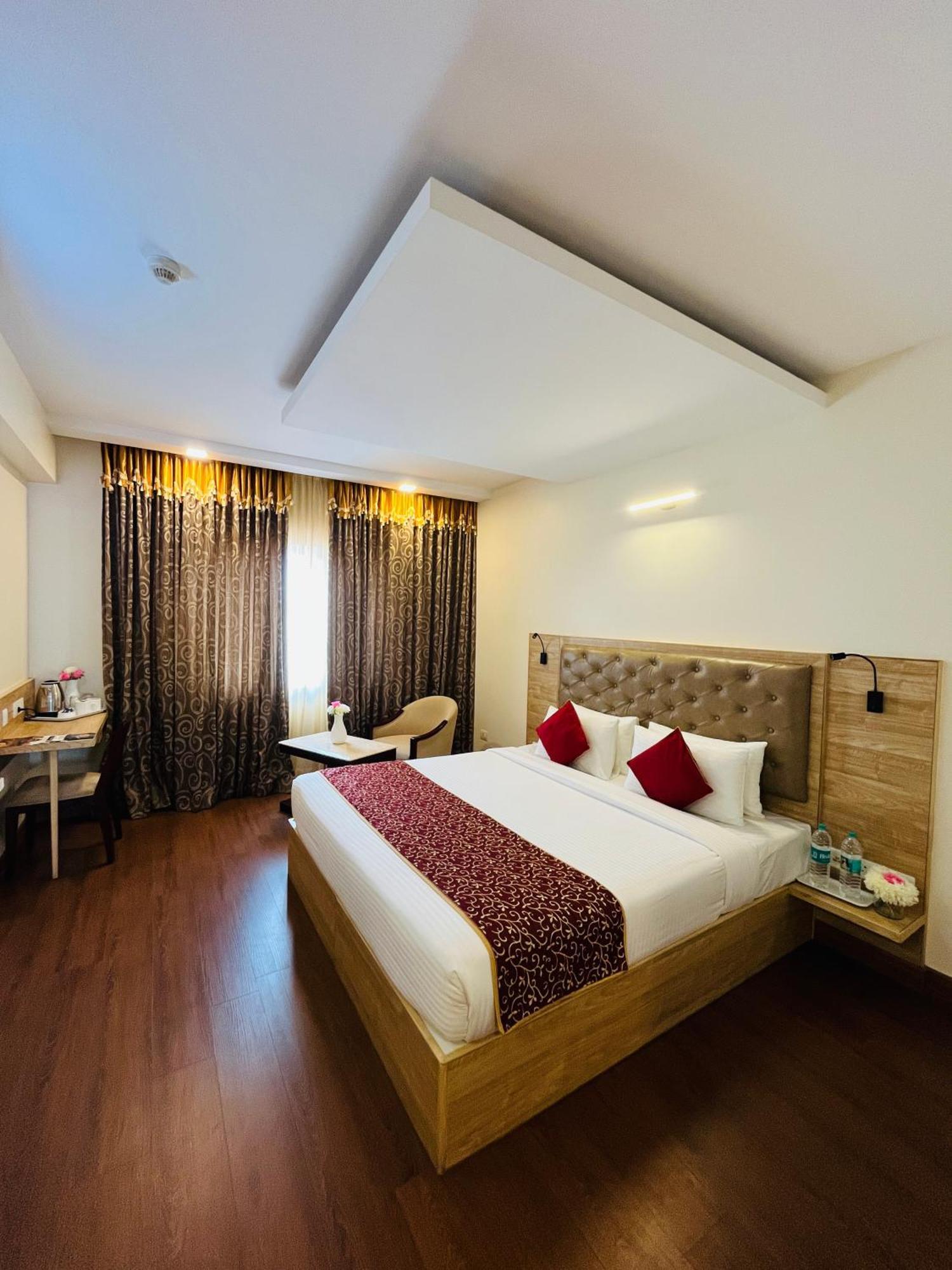 Hotel Abhimaani Vasathi, Rajajinagar