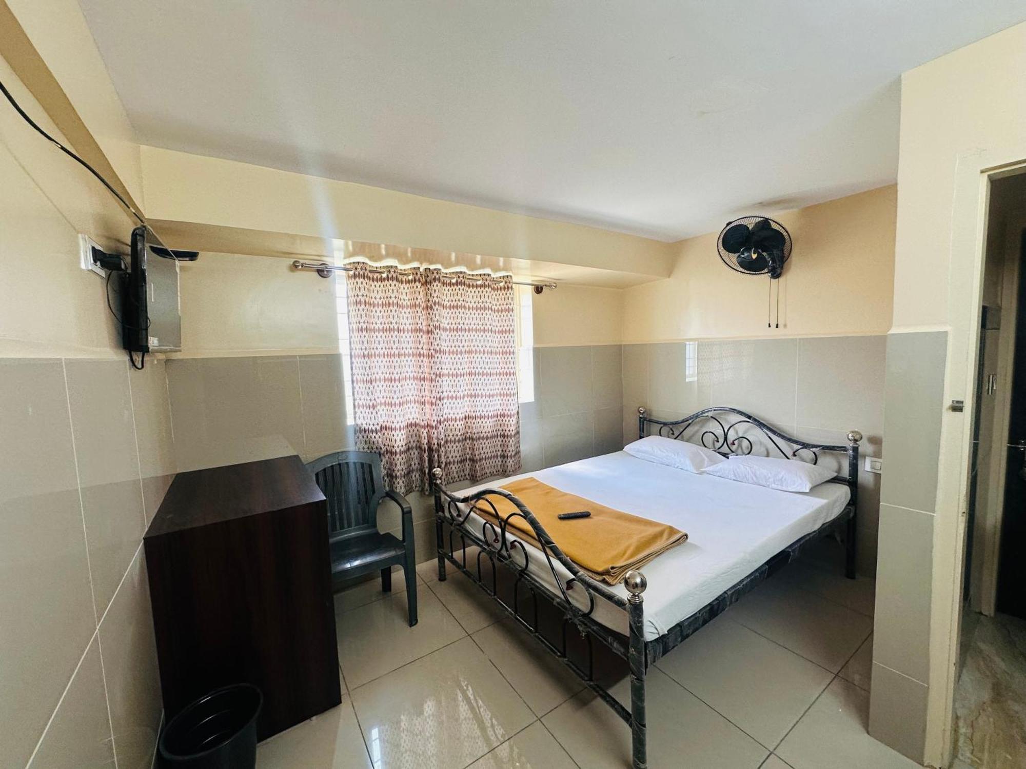 Hotel Lalitha Comfort 3*