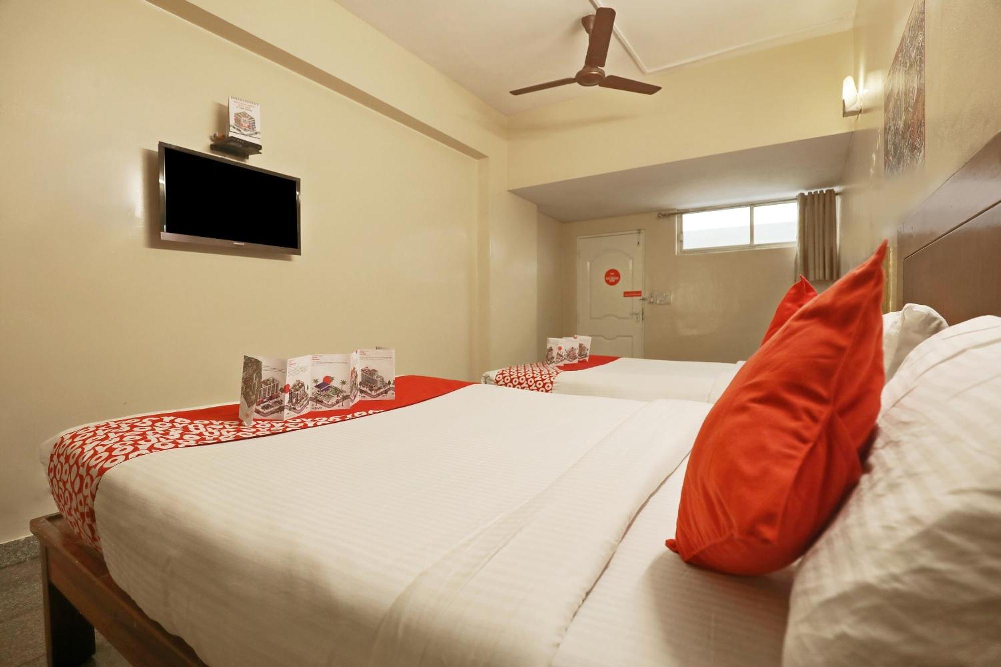 Super Oyo Flagship Archana Comforts Hotel