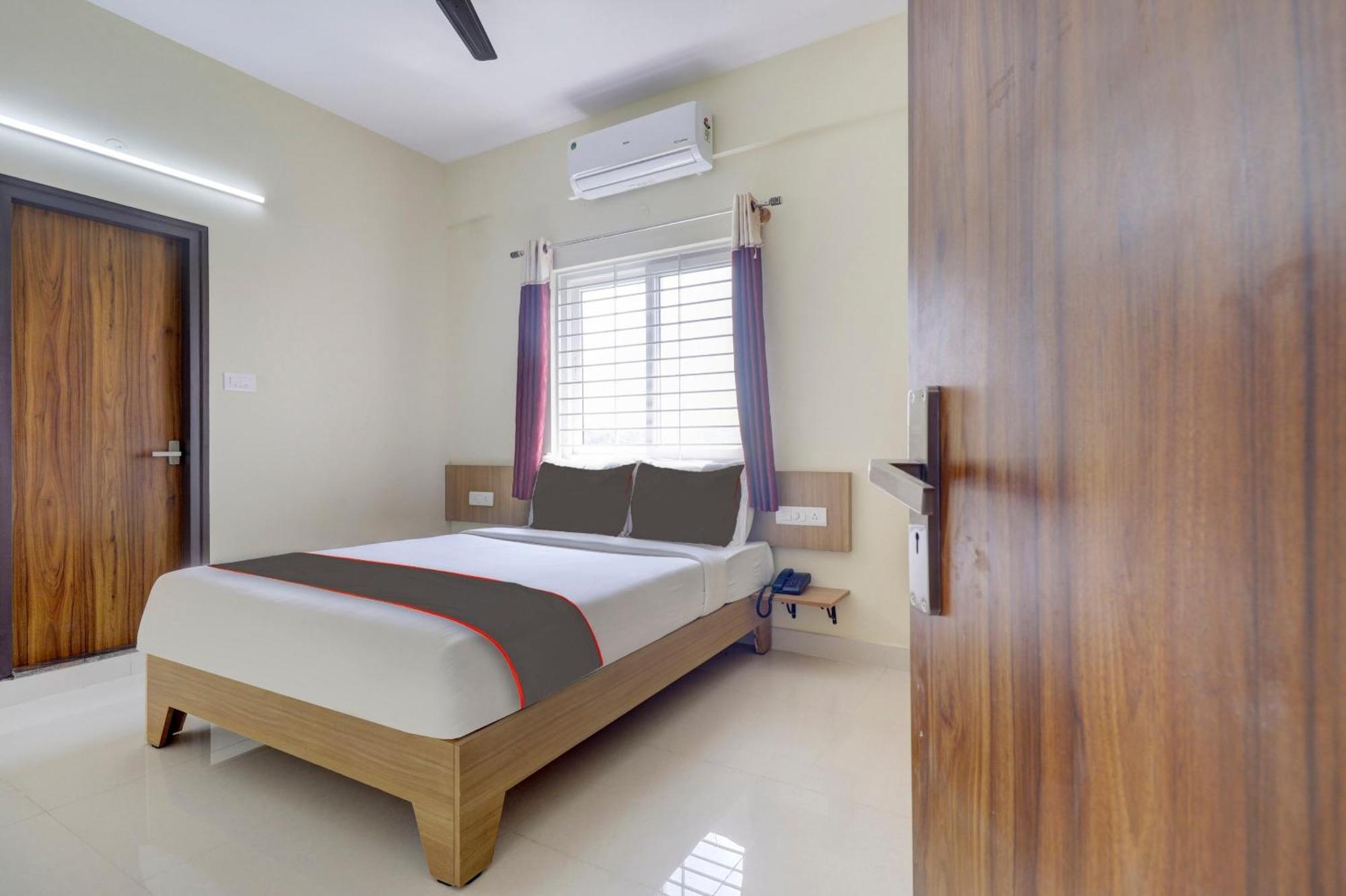 O Golden Grand Hotel 3*