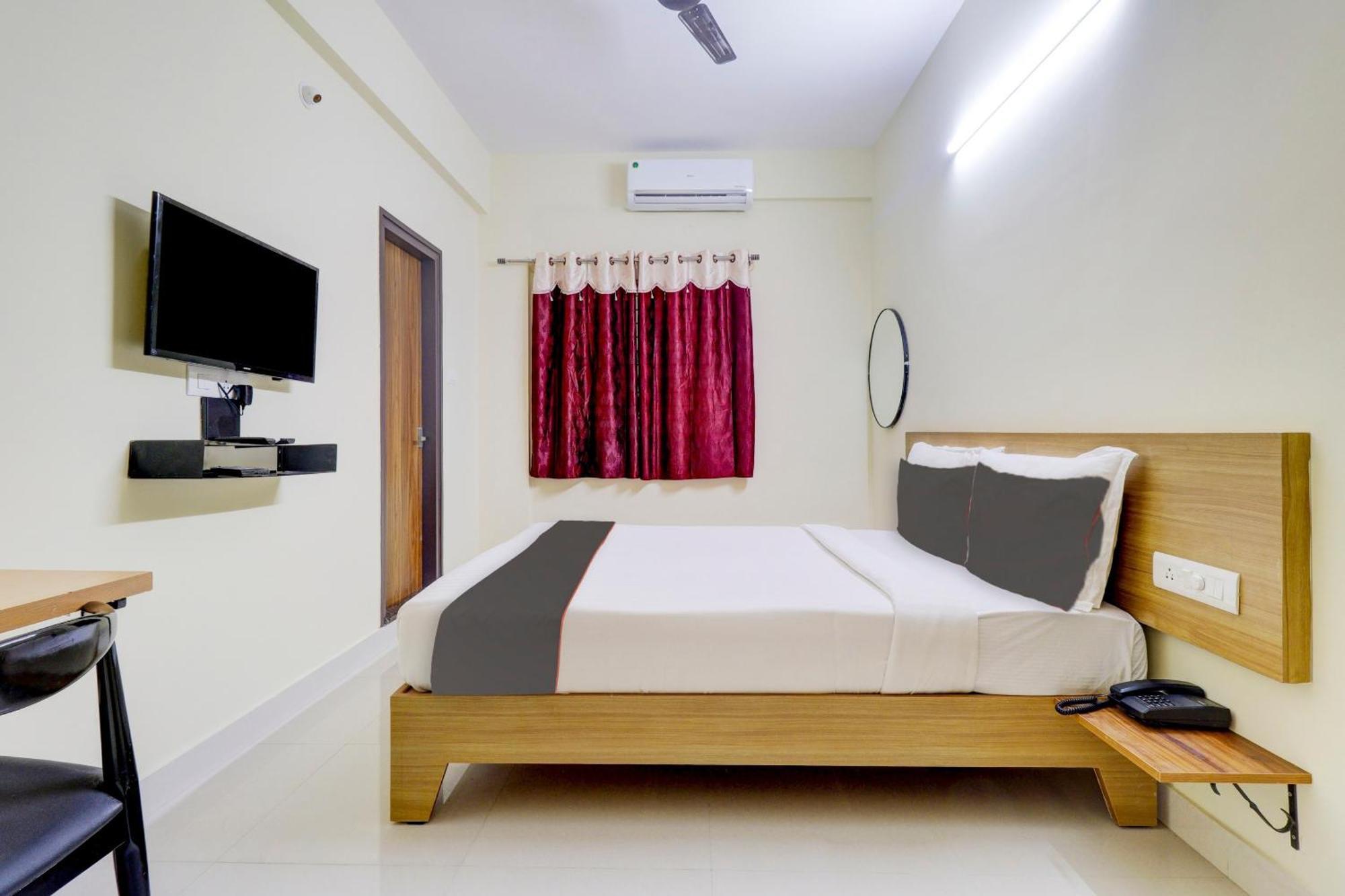 Hotel O Golden Grand 3*