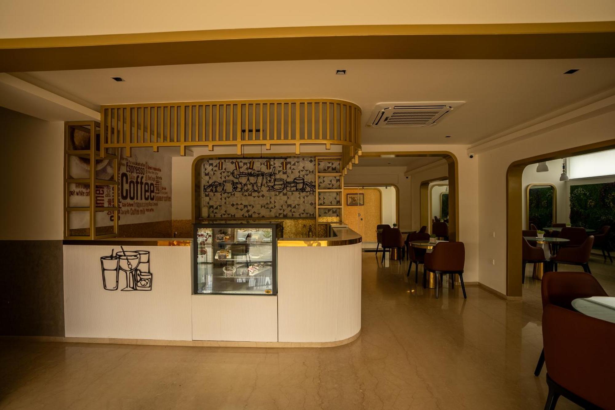 Resort Vrr Astoria & Convention Center
