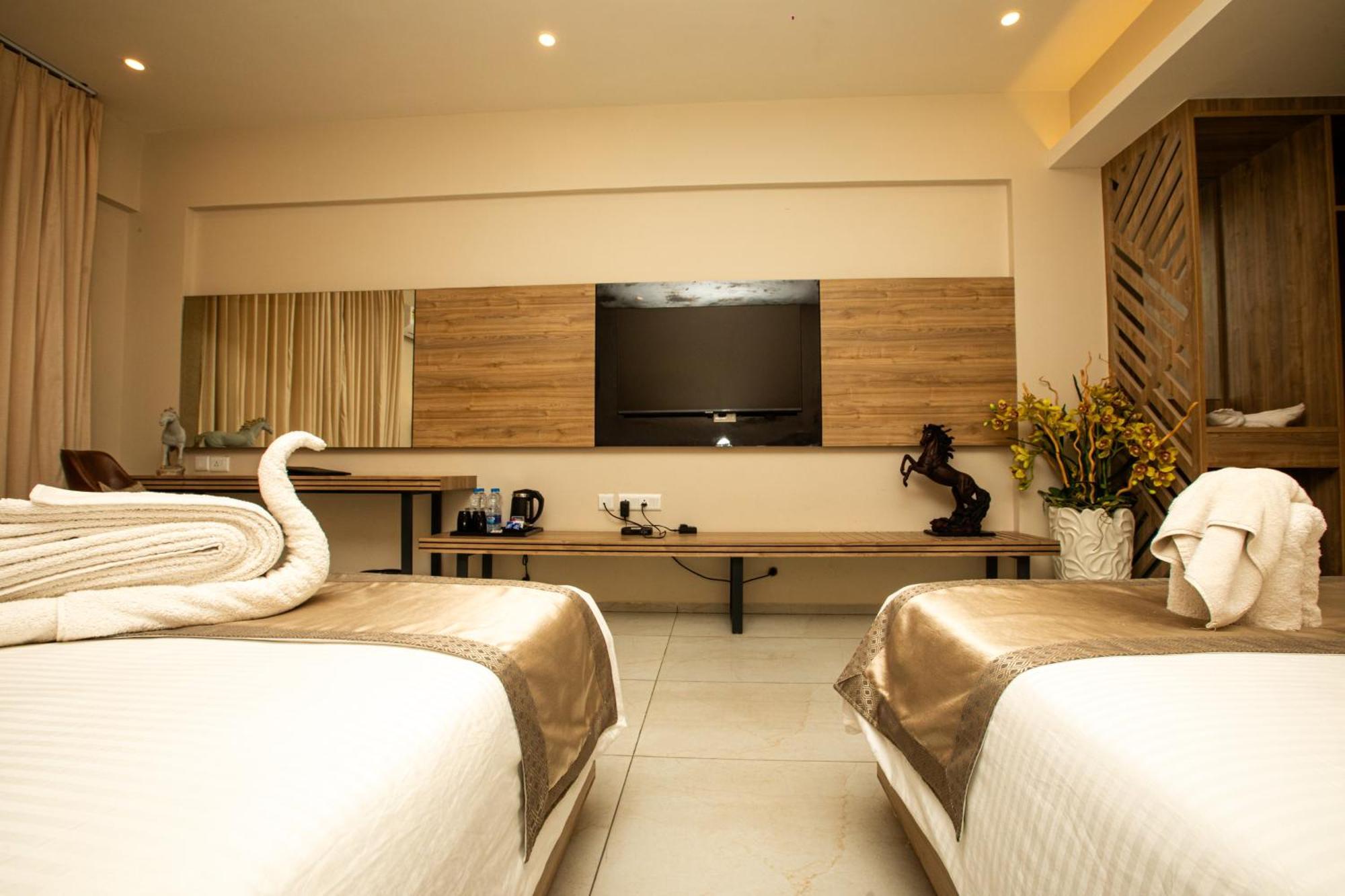 Vrr Astoria & Convention Center Bangalore