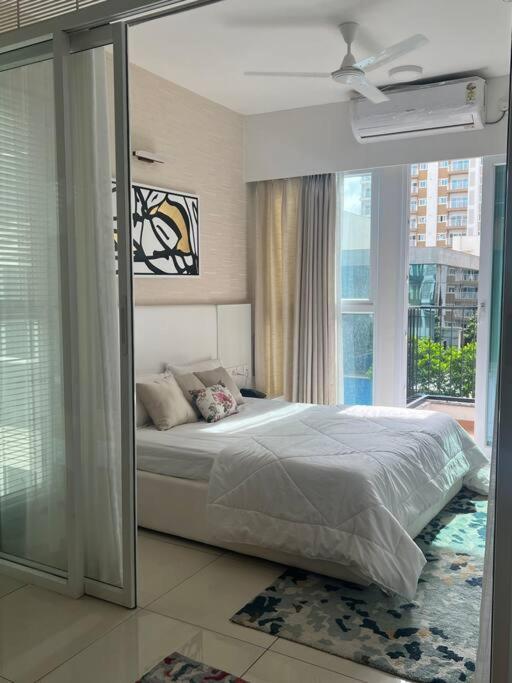 Cozy Pool View In Hebbal Apartment *