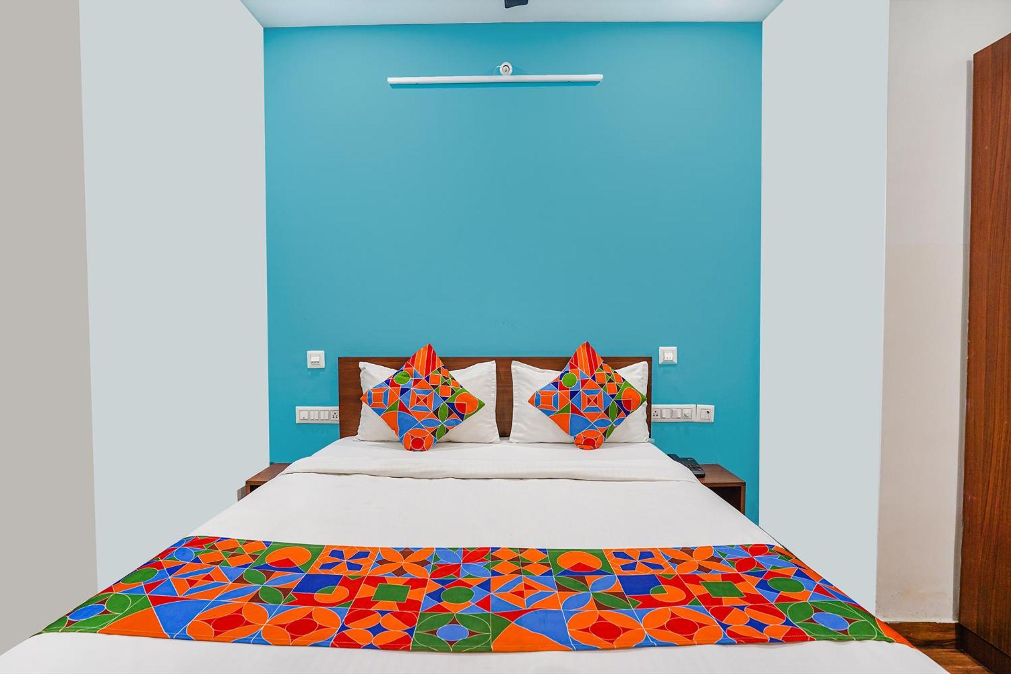 Hotel Fabhotel Rlv Palace - Nr Kengeri Satellite Town