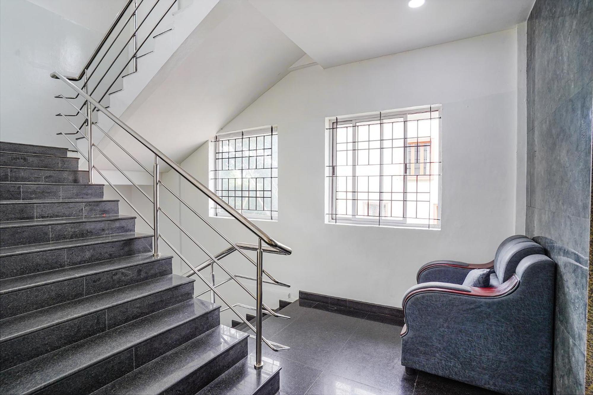 Fabhotel Rlv Palace - Nr Kengeri Satellite Town