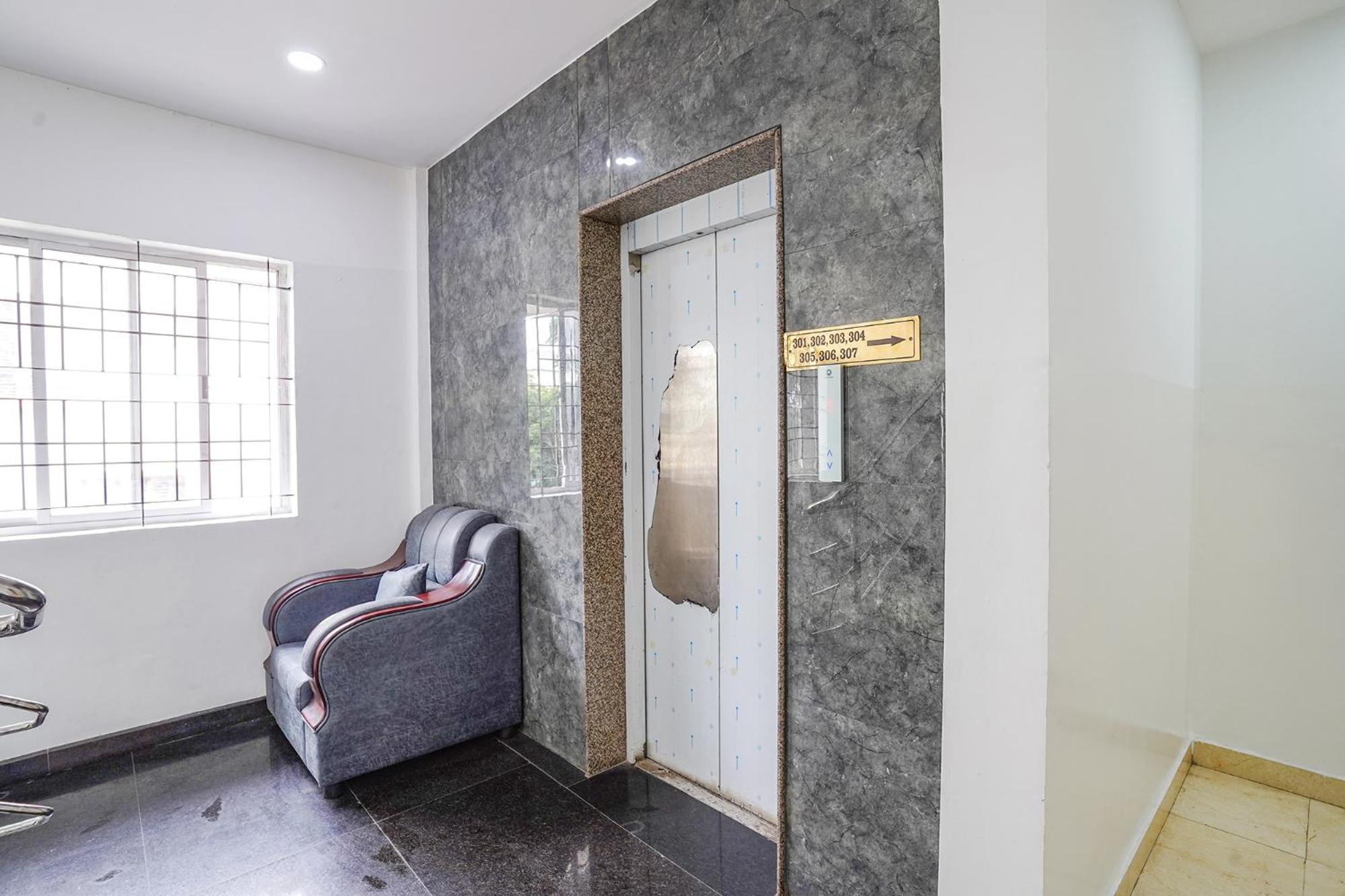 Hotel Fabhotel Rlv Palace - Nr Kengeri Satellite Town