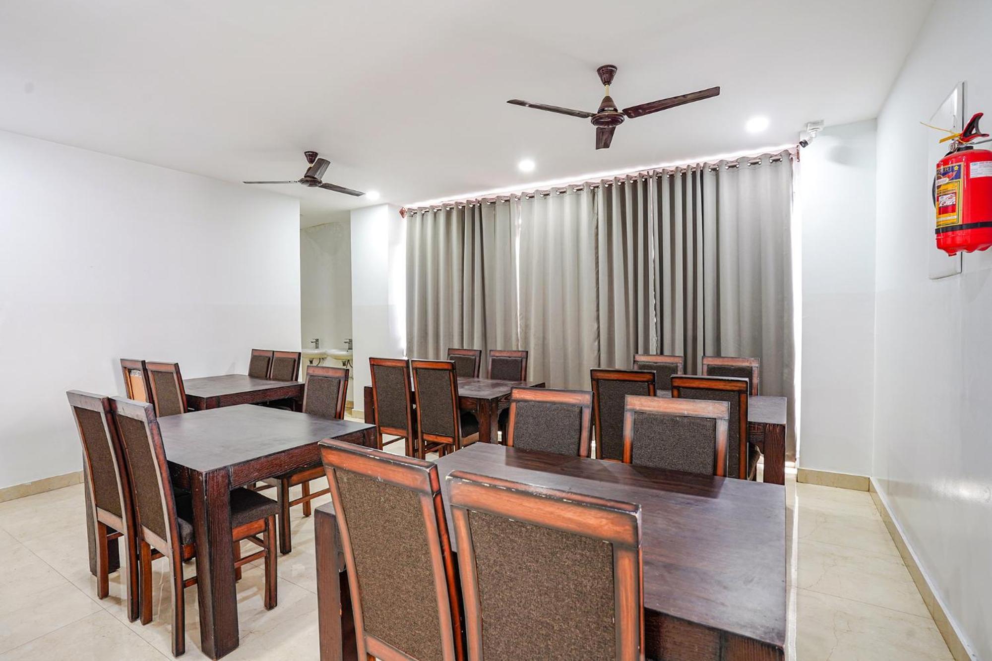 Hotel Fabhotel Rlv Palace - Nr Kengeri Satellite Town