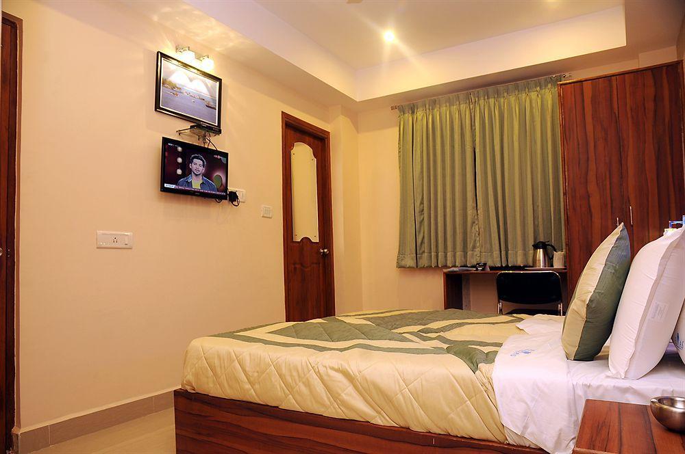 Itsy Elmas Golden Key Bangalore