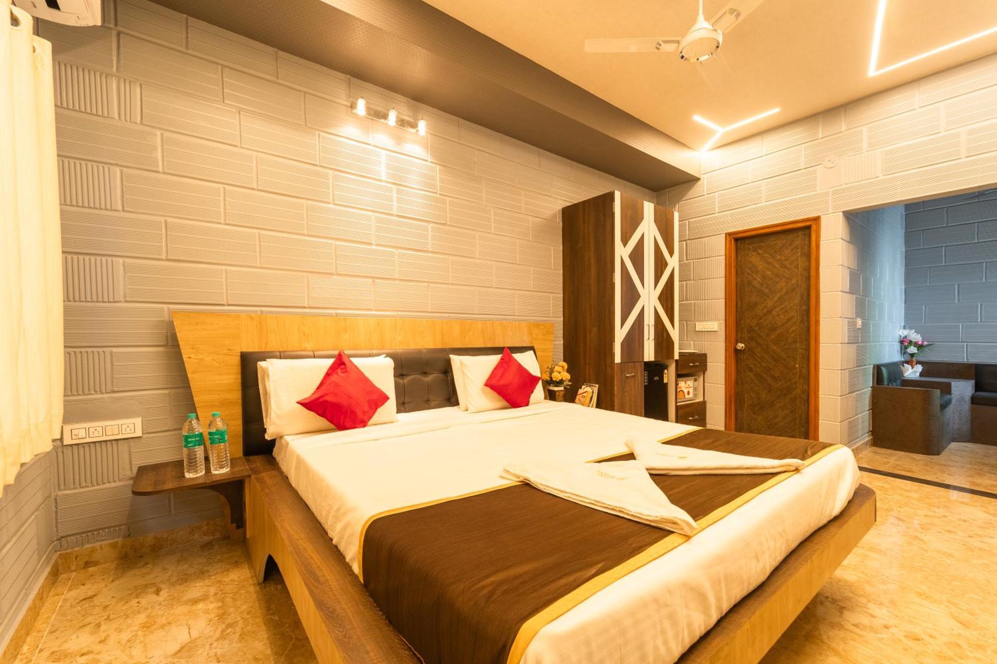 Hotel Seasons - Hbr Bangalore