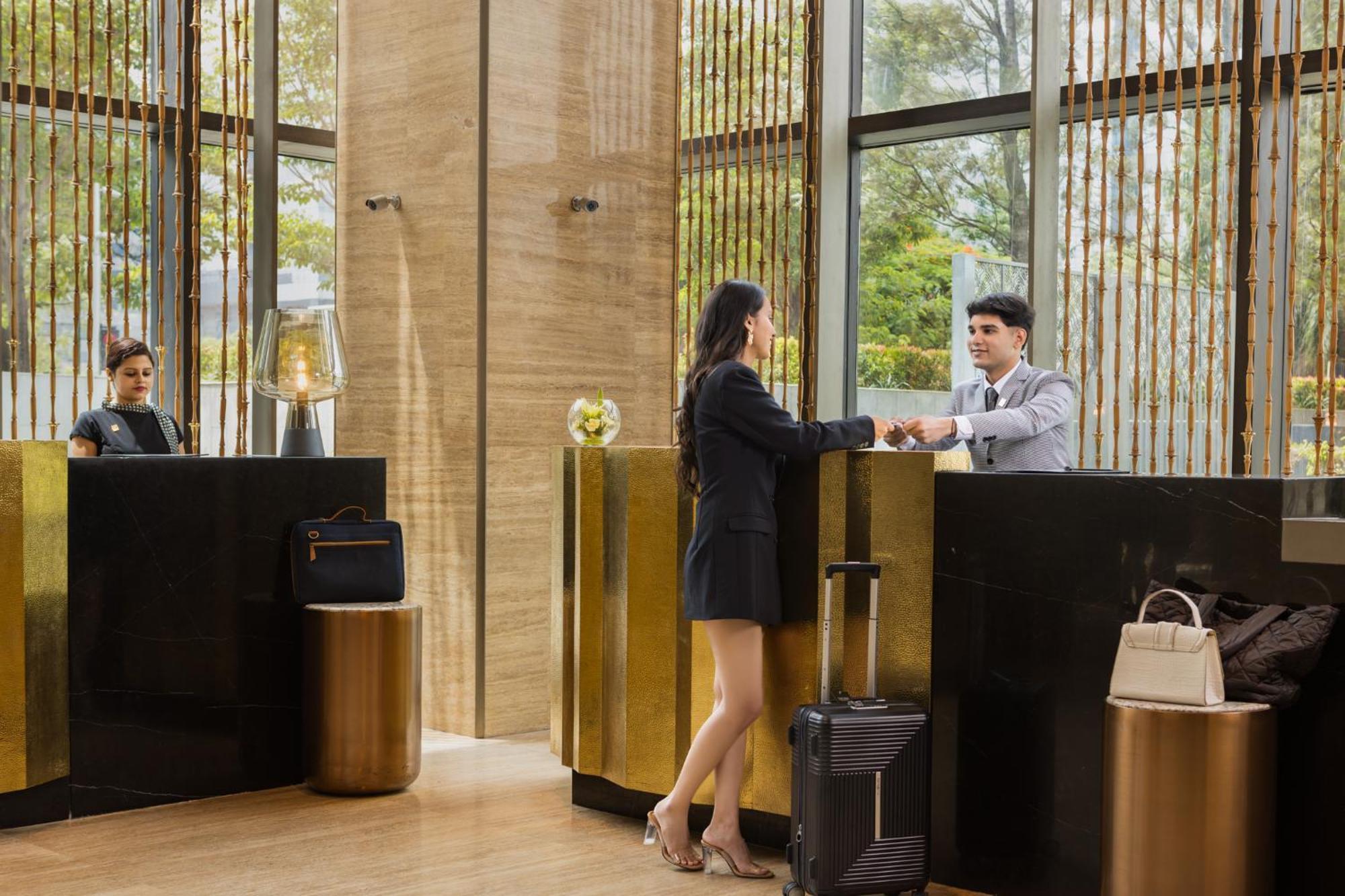 The Den, Hotel 5*