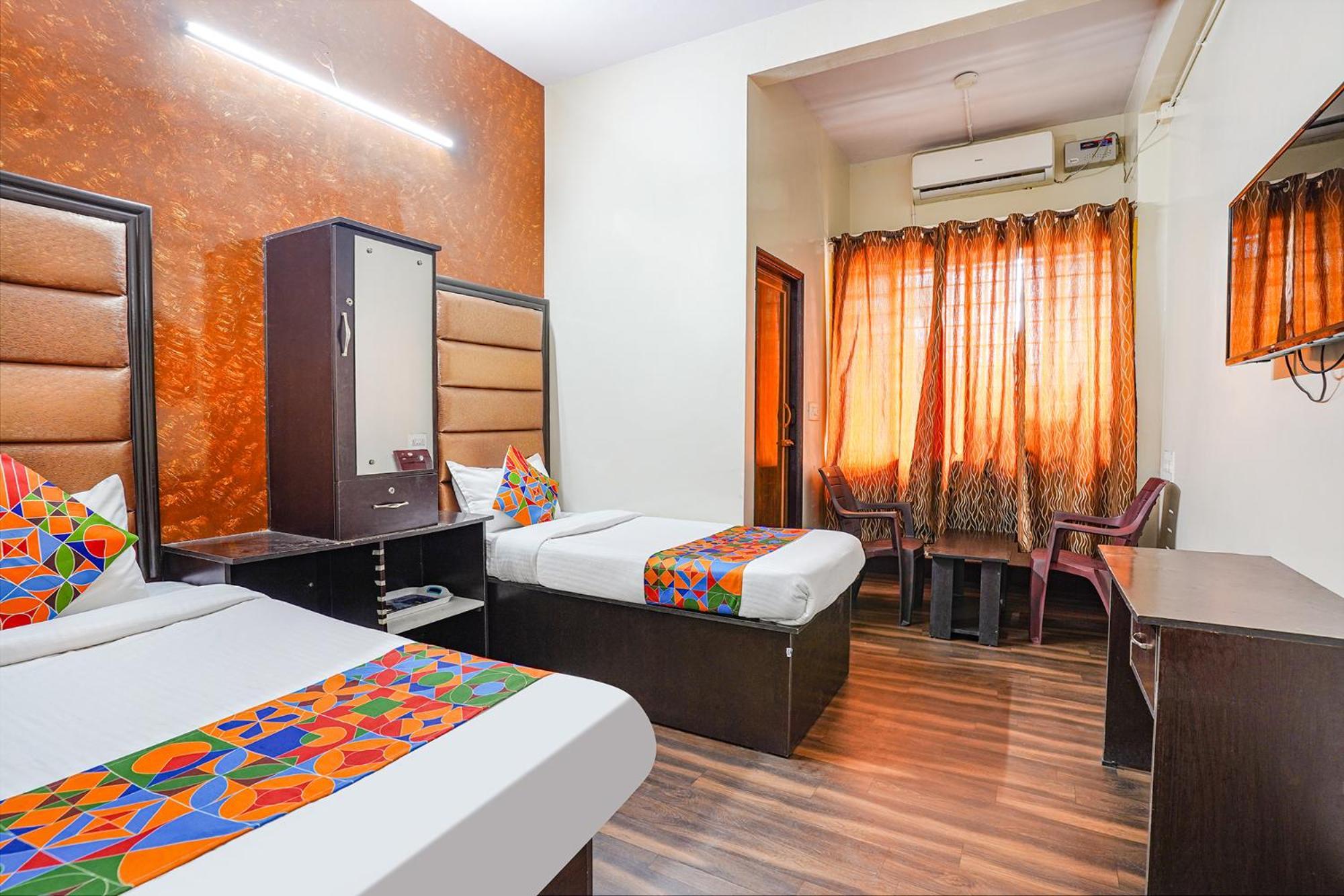 Hotel Fabexpress Pavithraa Edition - Nr Yeshwantpur Circle