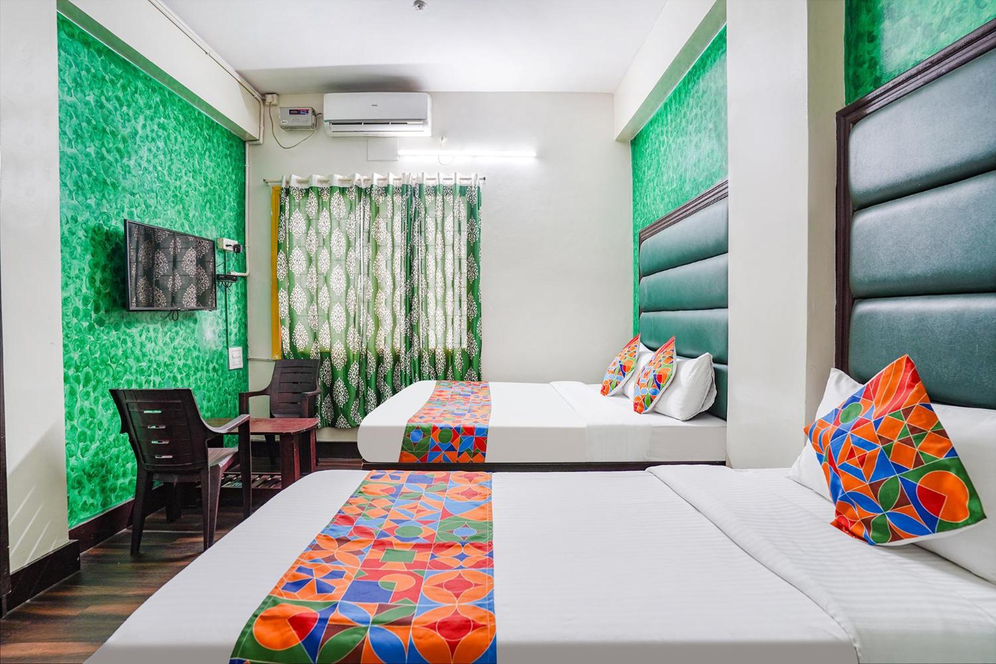 Fabexpress Pavithraa Edition - Nr Yeshwantpur Circle Hotel 3*