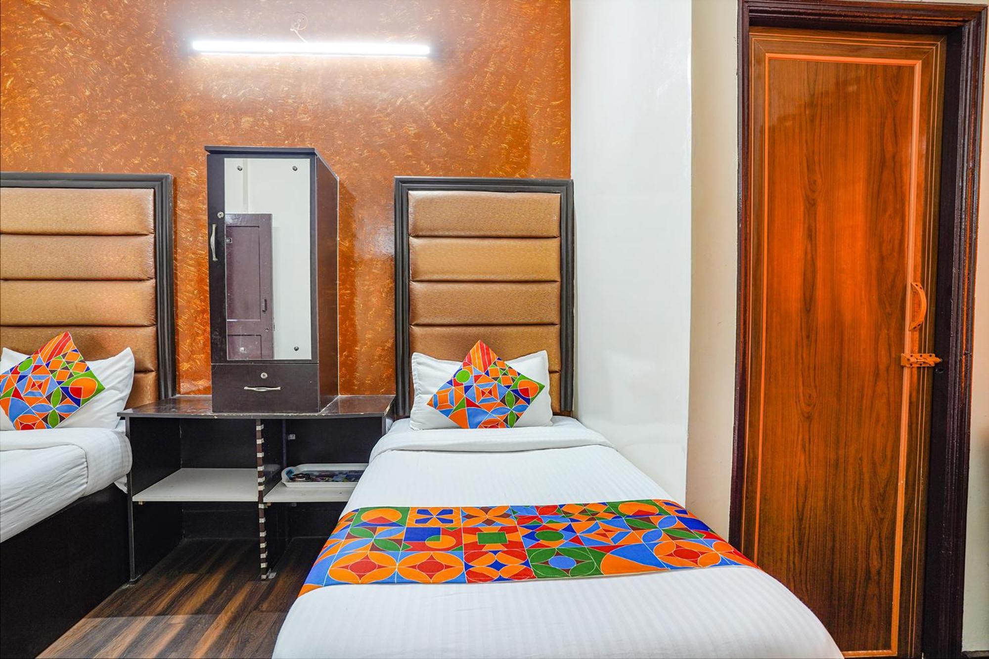 Hotel Fabexpress Pavithraa Edition - Nr Yeshwantpur Circle 3*