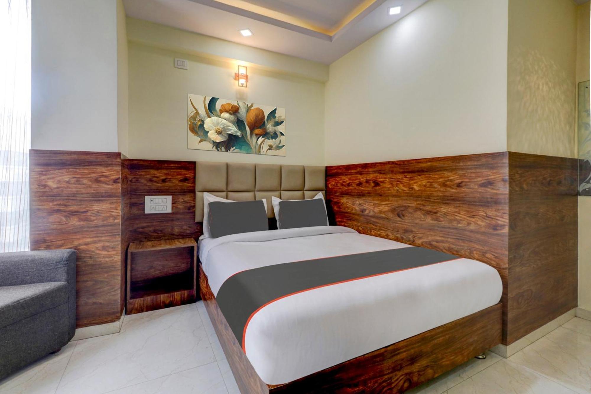 Collection O Karthika Residency