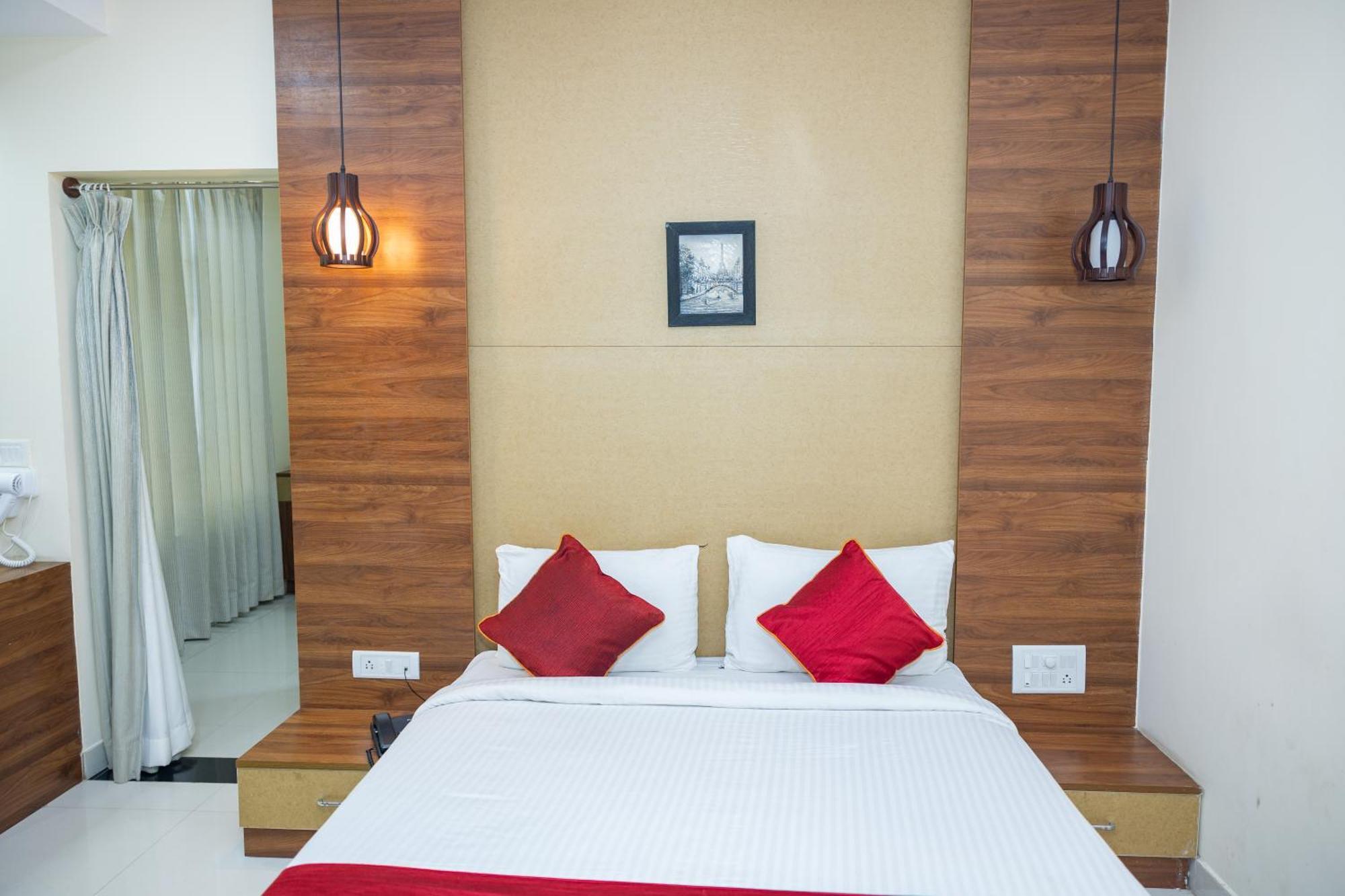 Ishwerya 3* Bangalore