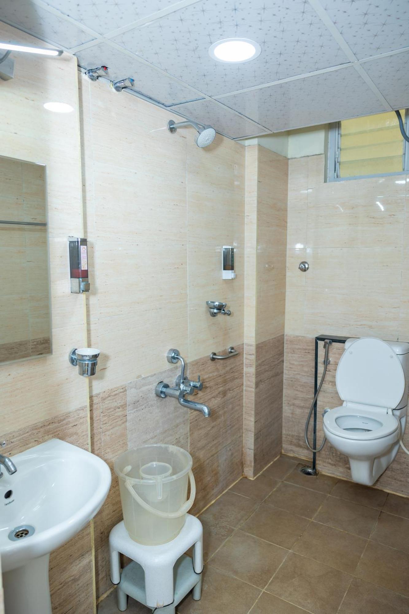 Ishwerya Hotel