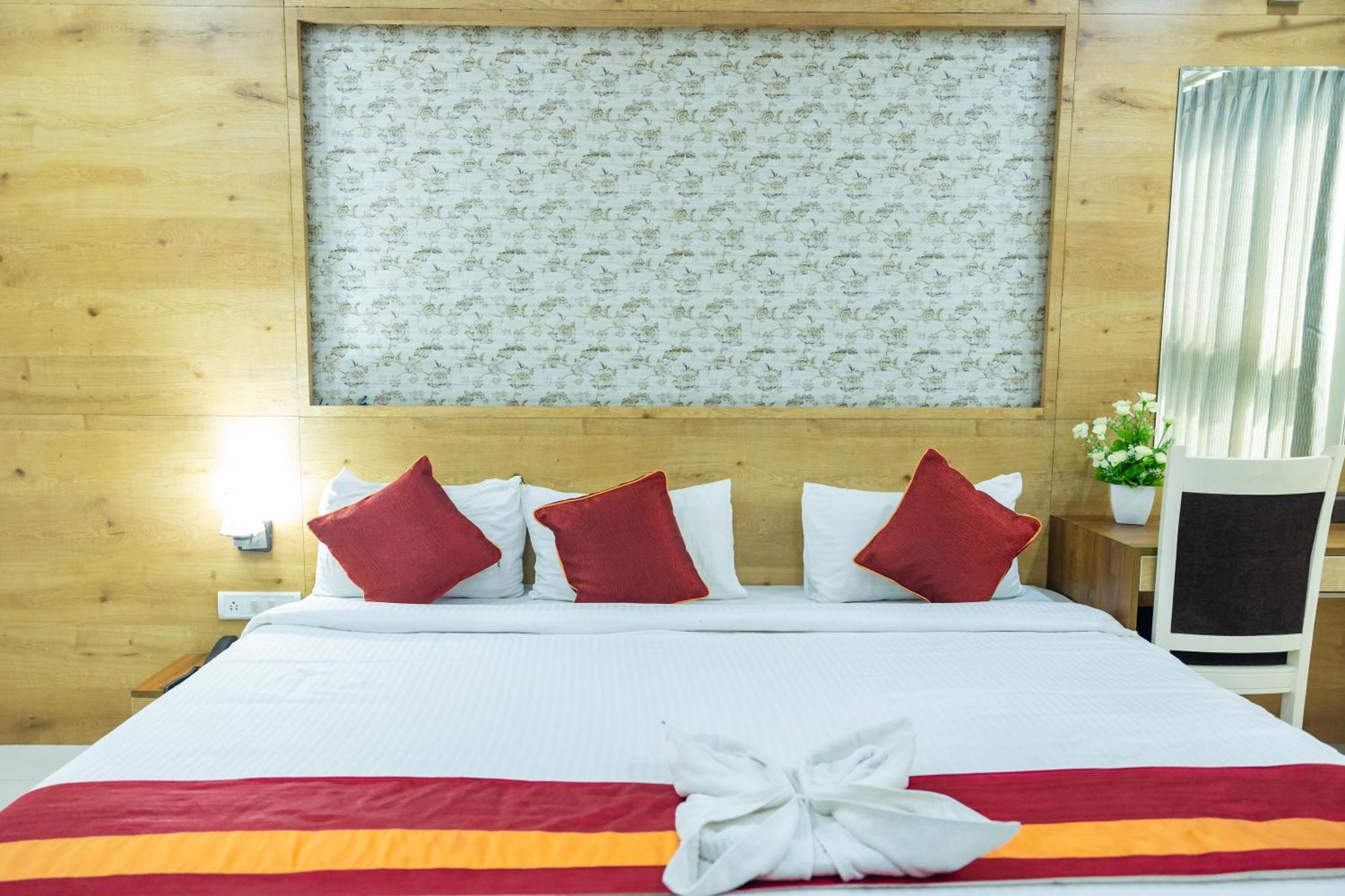 Ishwerya Hotel