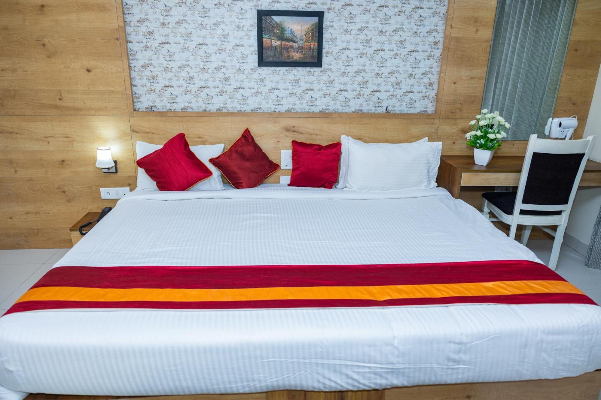 Ishwerya Hotel