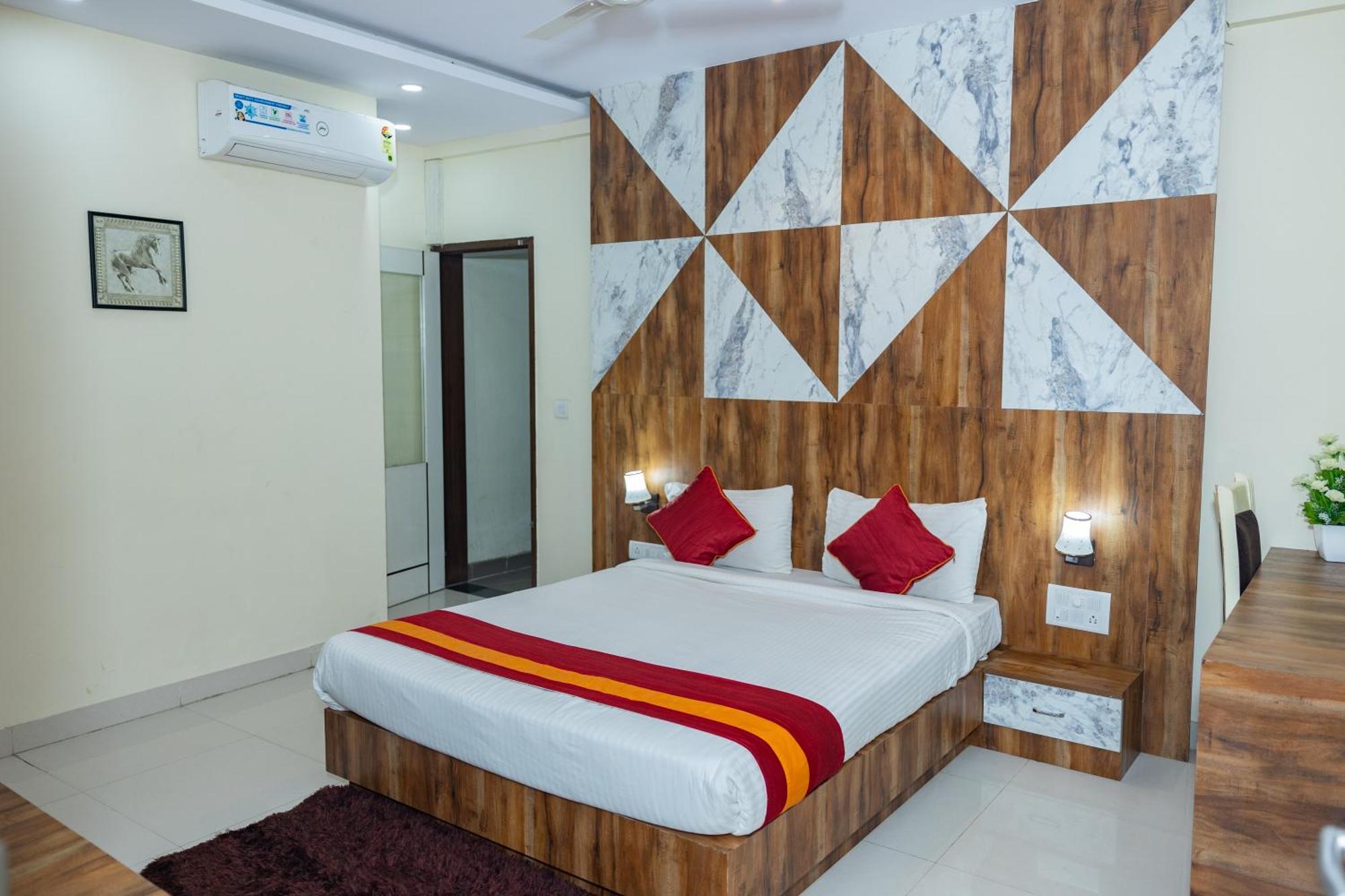 Ishwerya Hotel