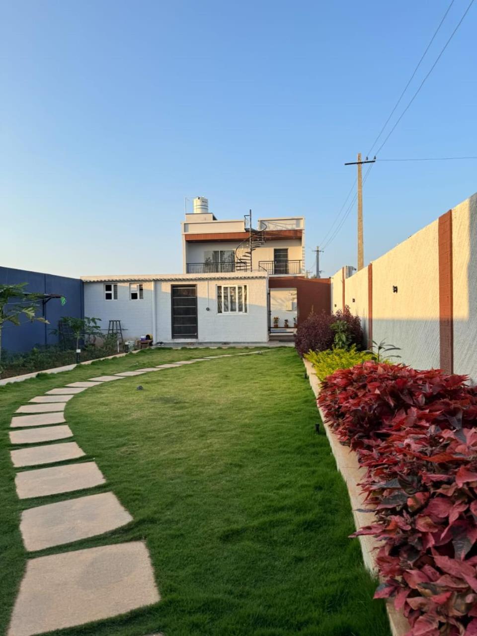 Villa H&r *