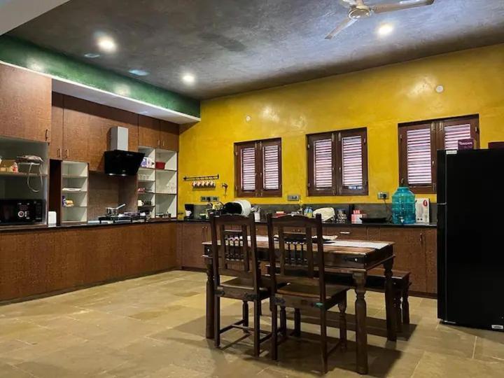 Comfy 4bhk Only For Families *