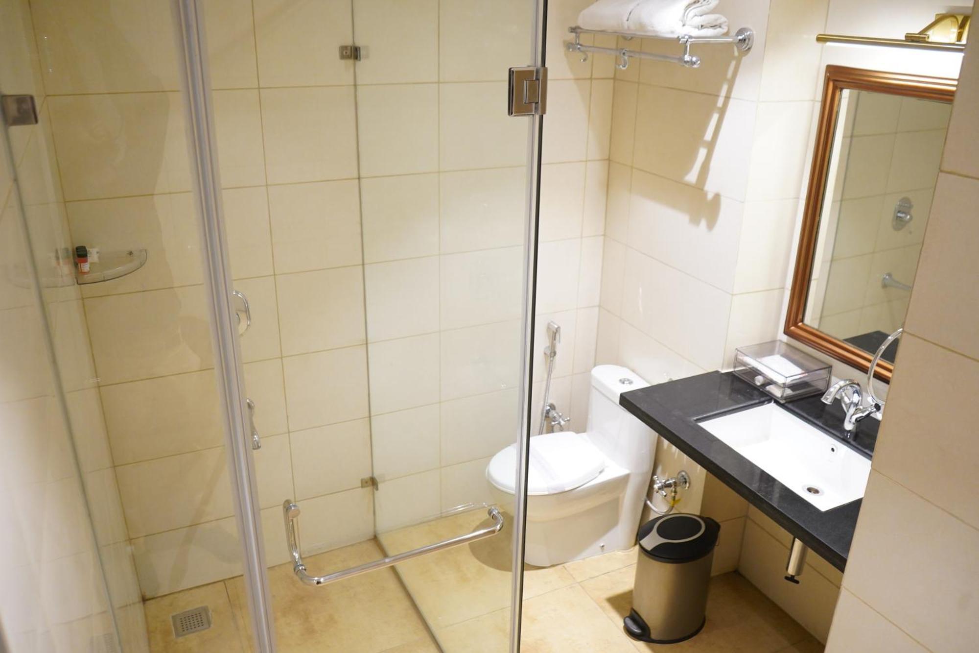 Hotel Nalapad's International
