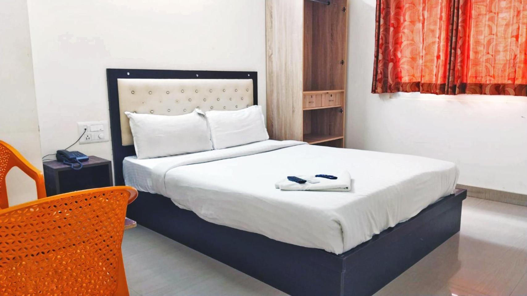 Golden Paradise Hotel 2*