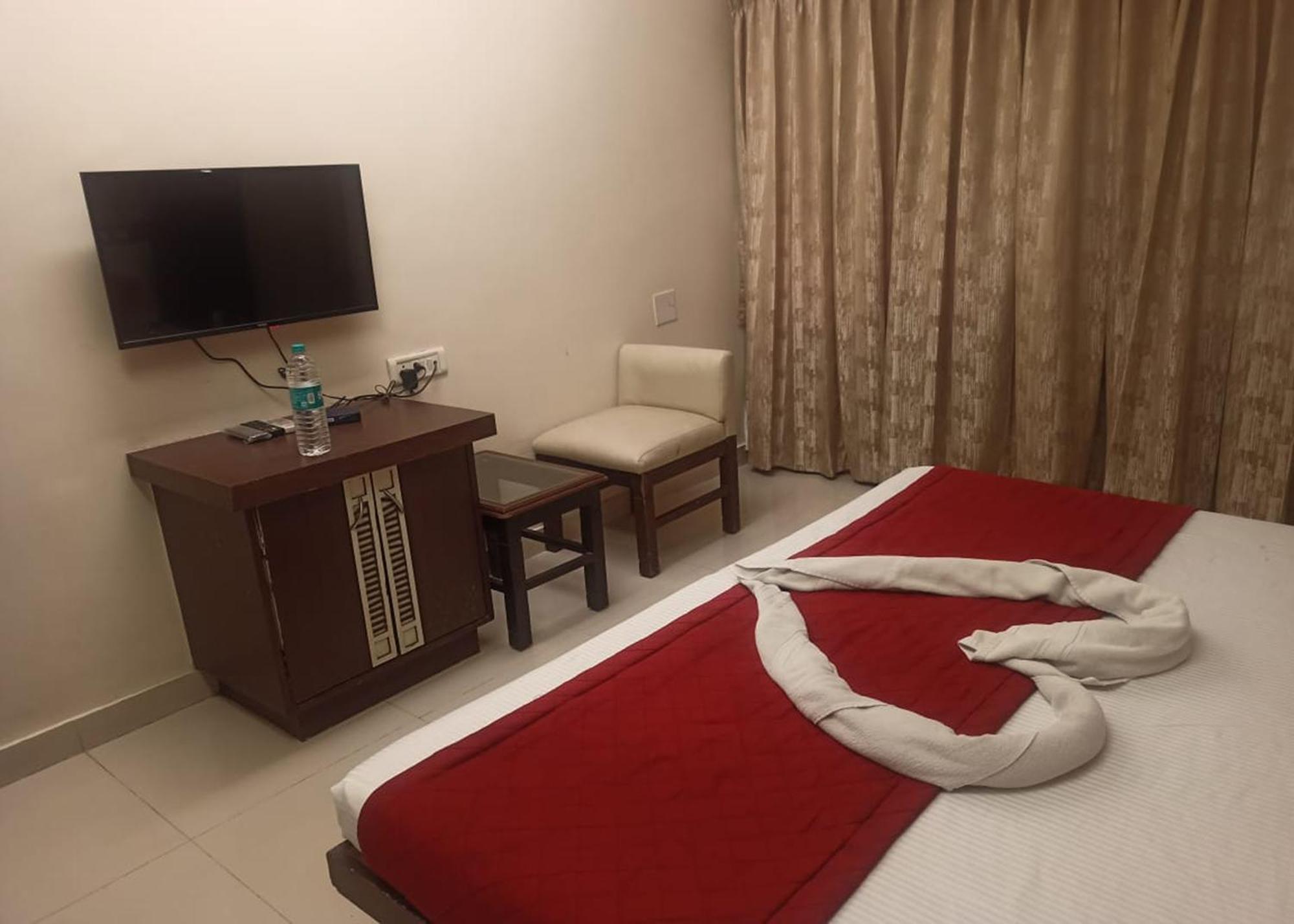 Hotel Golden Residency, Gandhi Nagar Bangalore