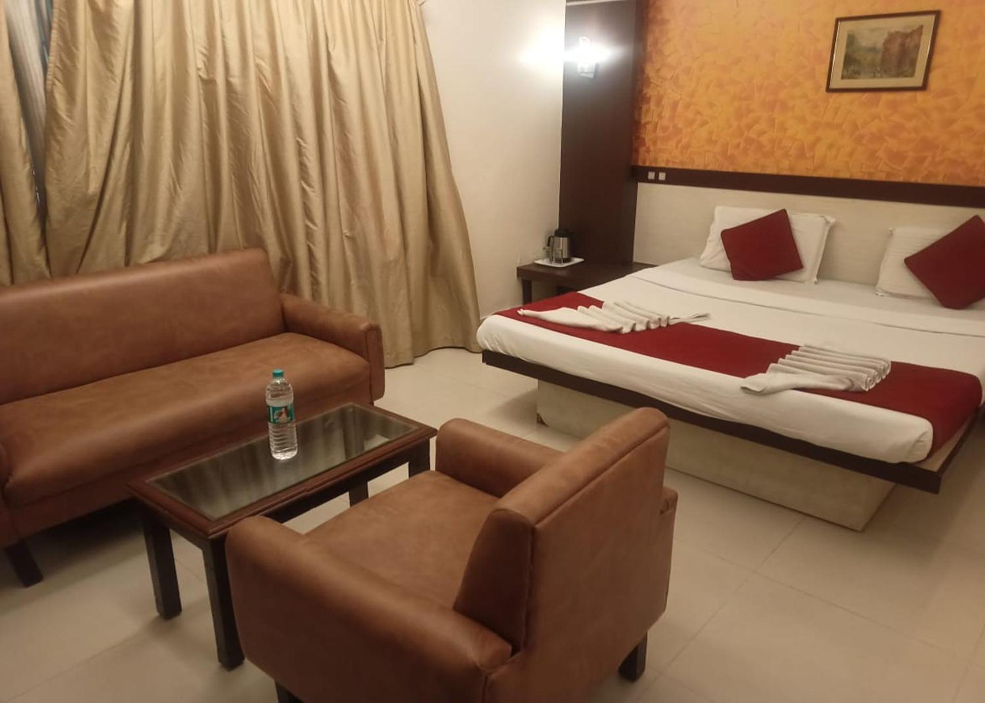 Golden Residency, Gandhi Nagar