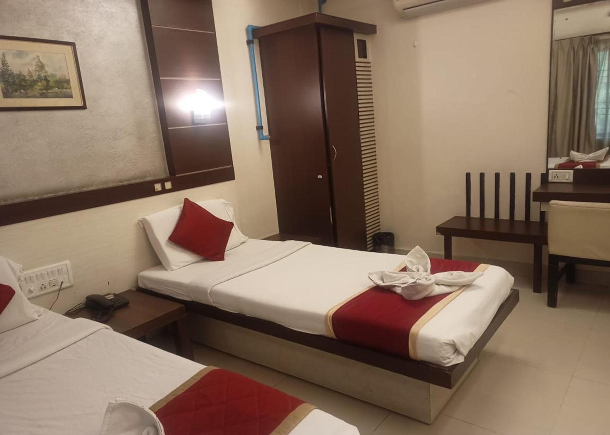 Hotel Golden Residency, Gandhi Nagar 2*