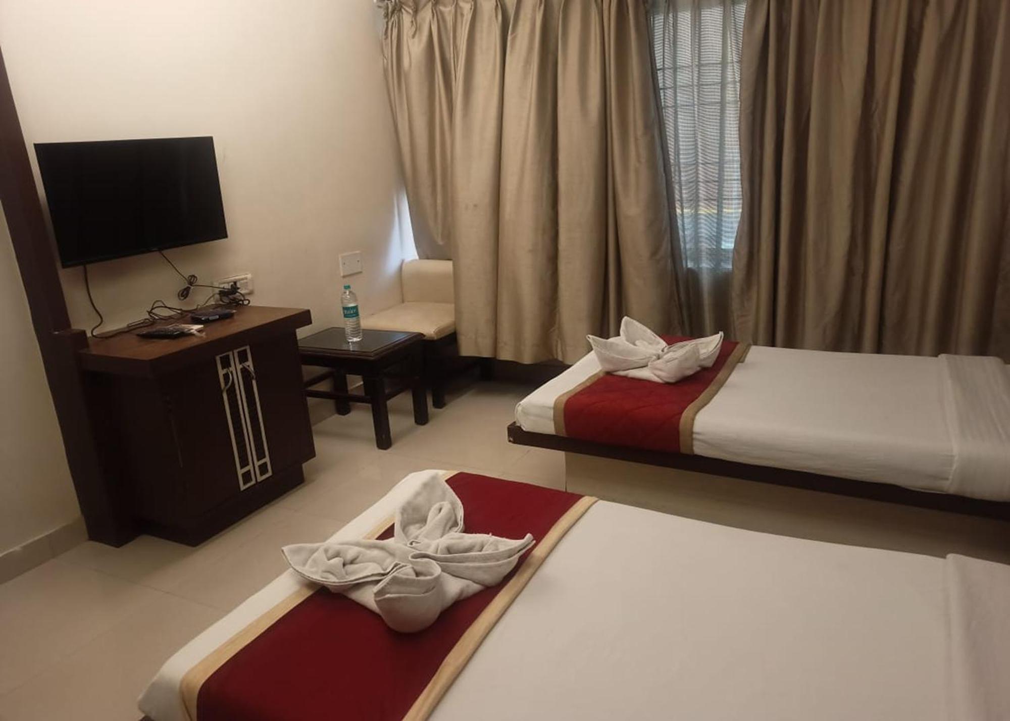 Hotel Golden Residency, Gandhi Nagar Bangalore