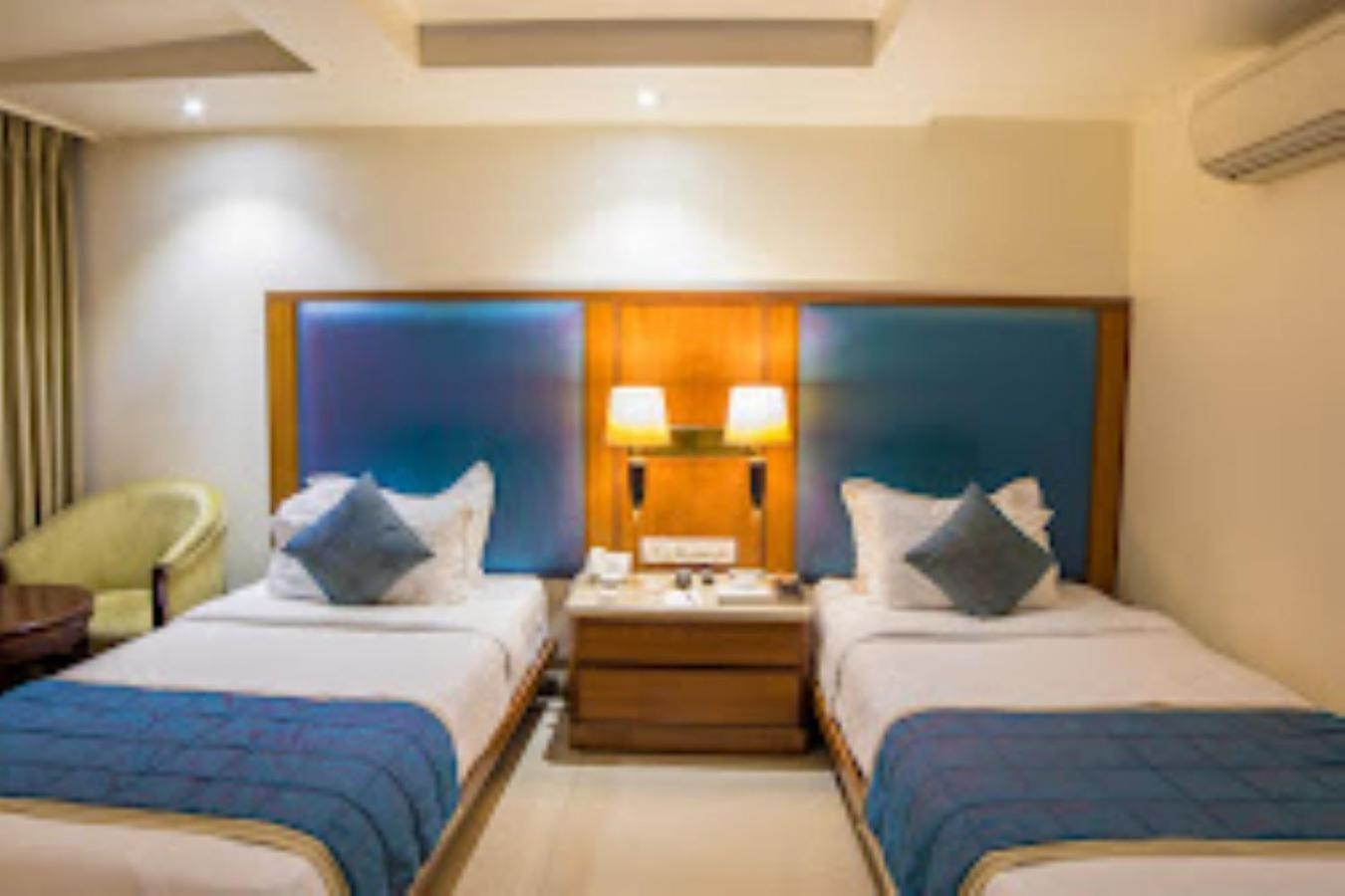 Hotel The Royale Senate , Hebbal 3*