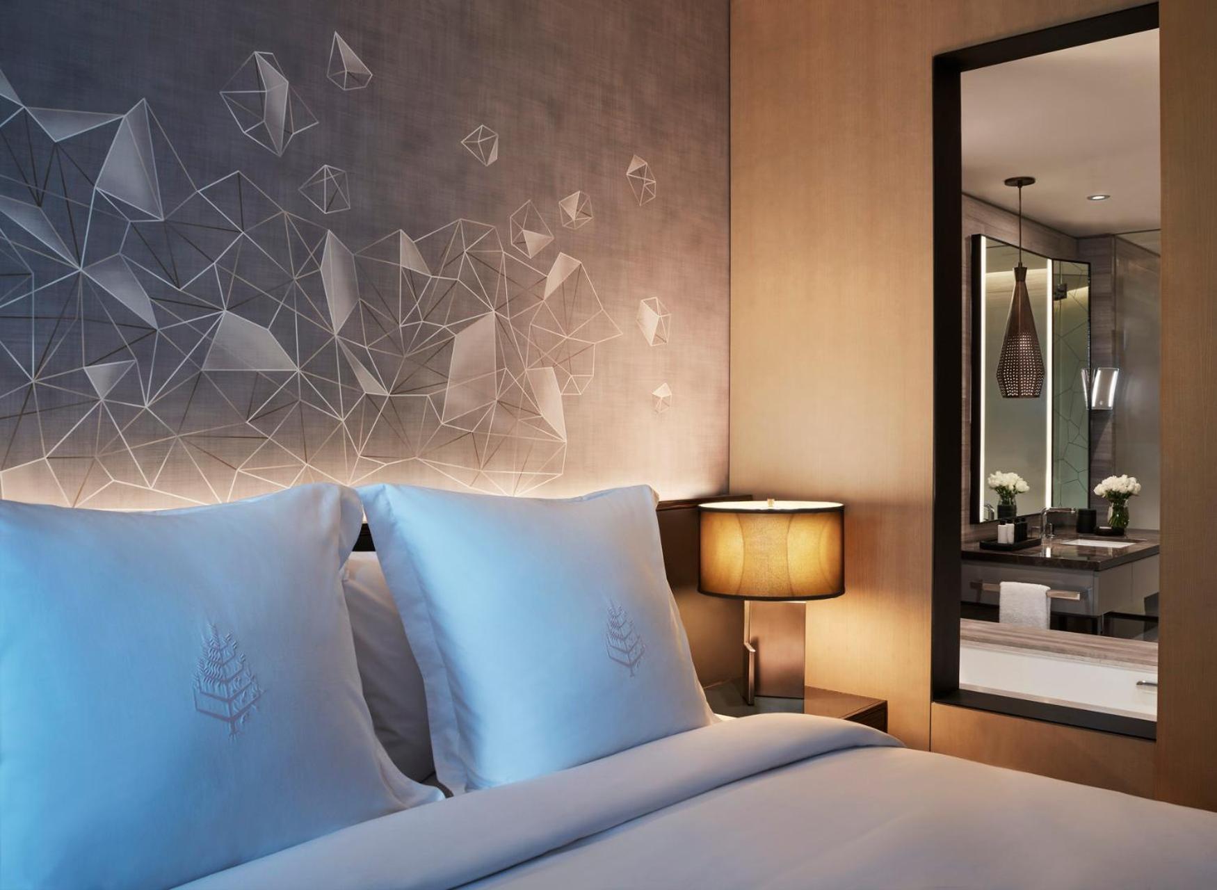 Hotel Four Seasons At Embassy One 5*