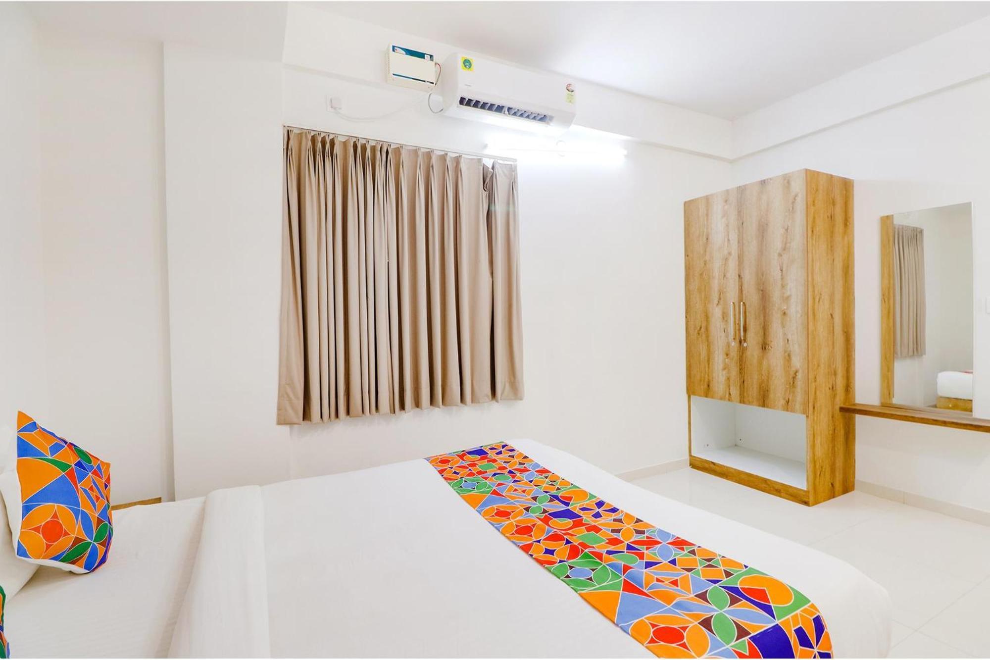 Hotel Fabhotel Royal Manyata 3*