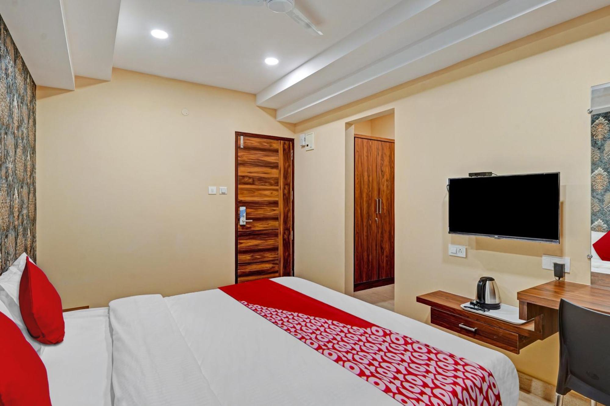 Hotel O Singasandra Metro Station