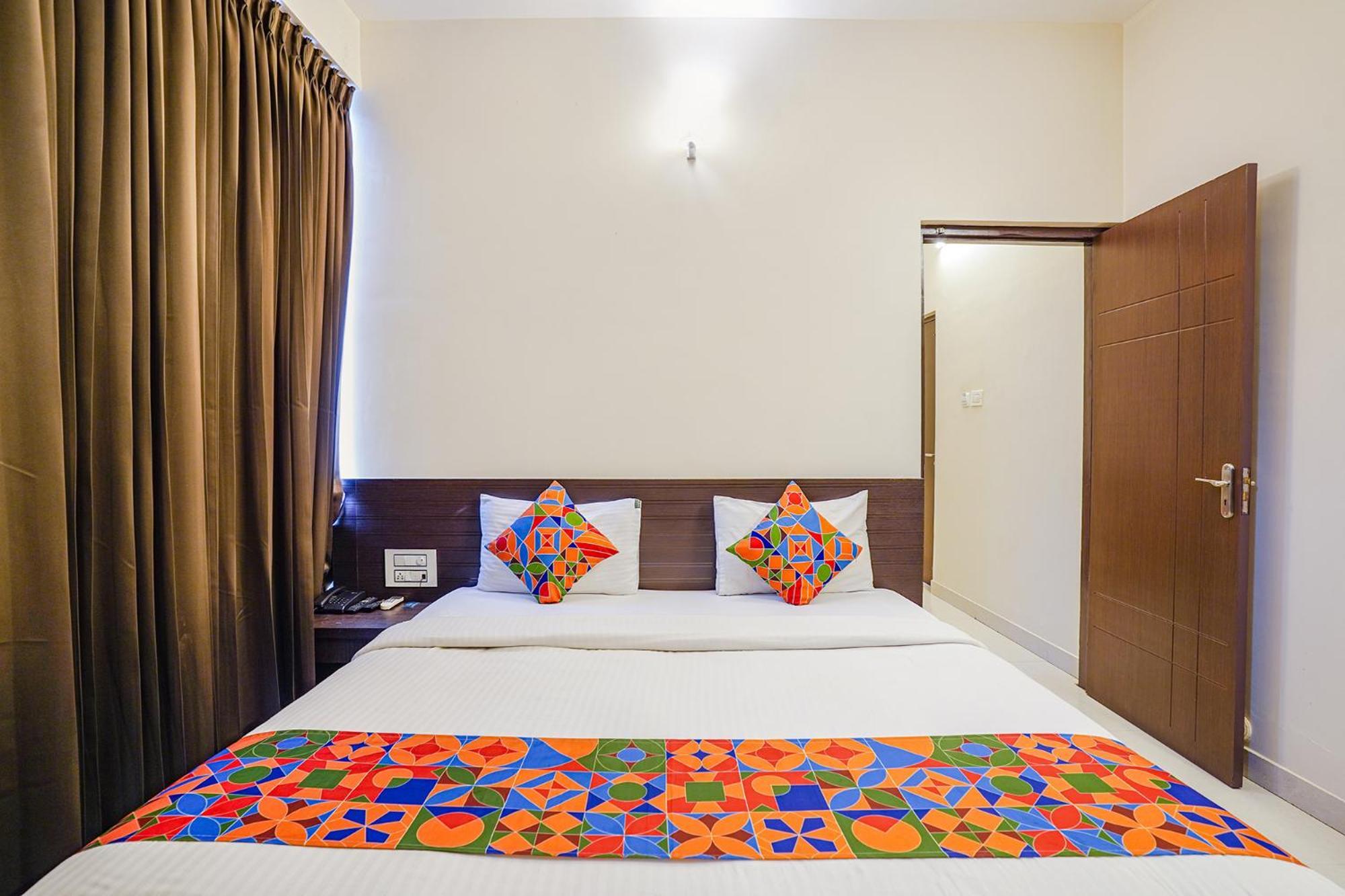 Fabhotel Willow Tree Apartment *