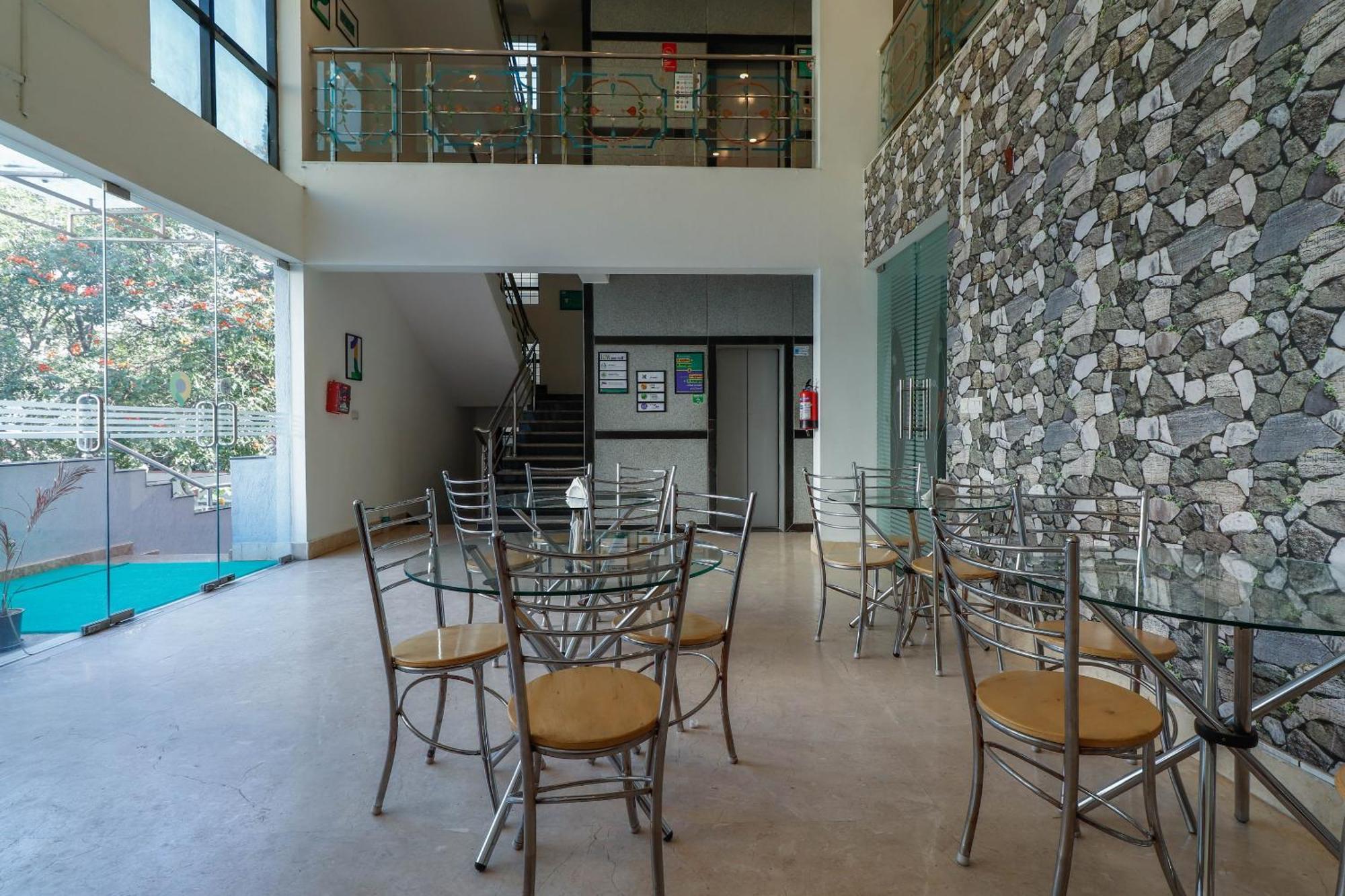 Collection O Emara Grand Hotel