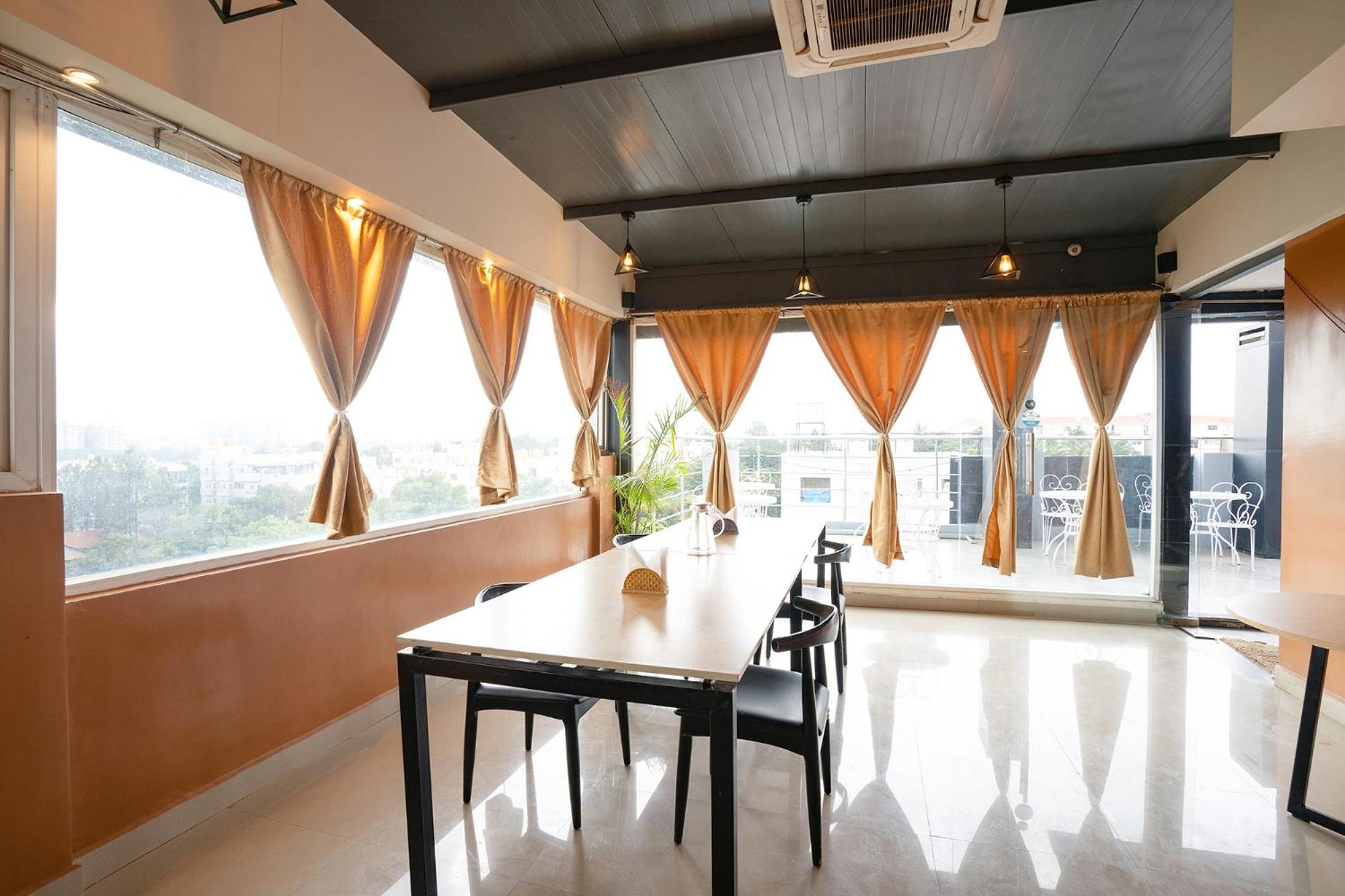 Hotel Fabhotel Royal Sterling- Manyata Tech Park 3*