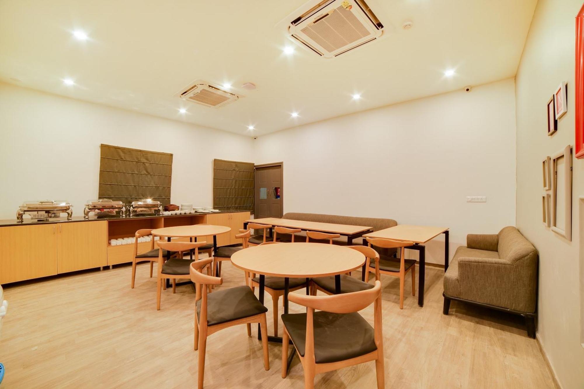 Super Townhouse Hosur Main Road Bommanahalli Near Gopalan Innovation Mall 4*